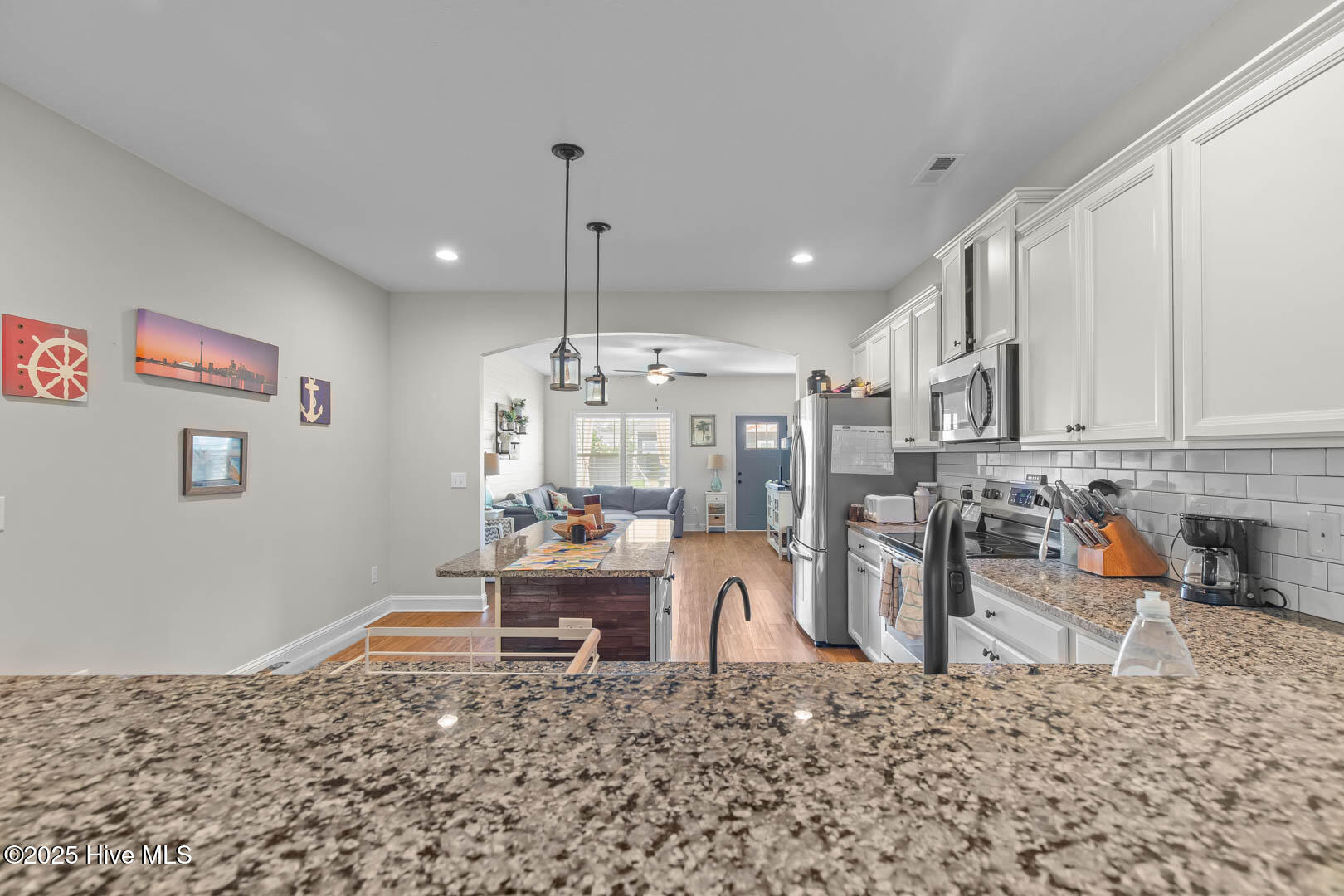 46 E Cloverfield Lane Property Photo 10