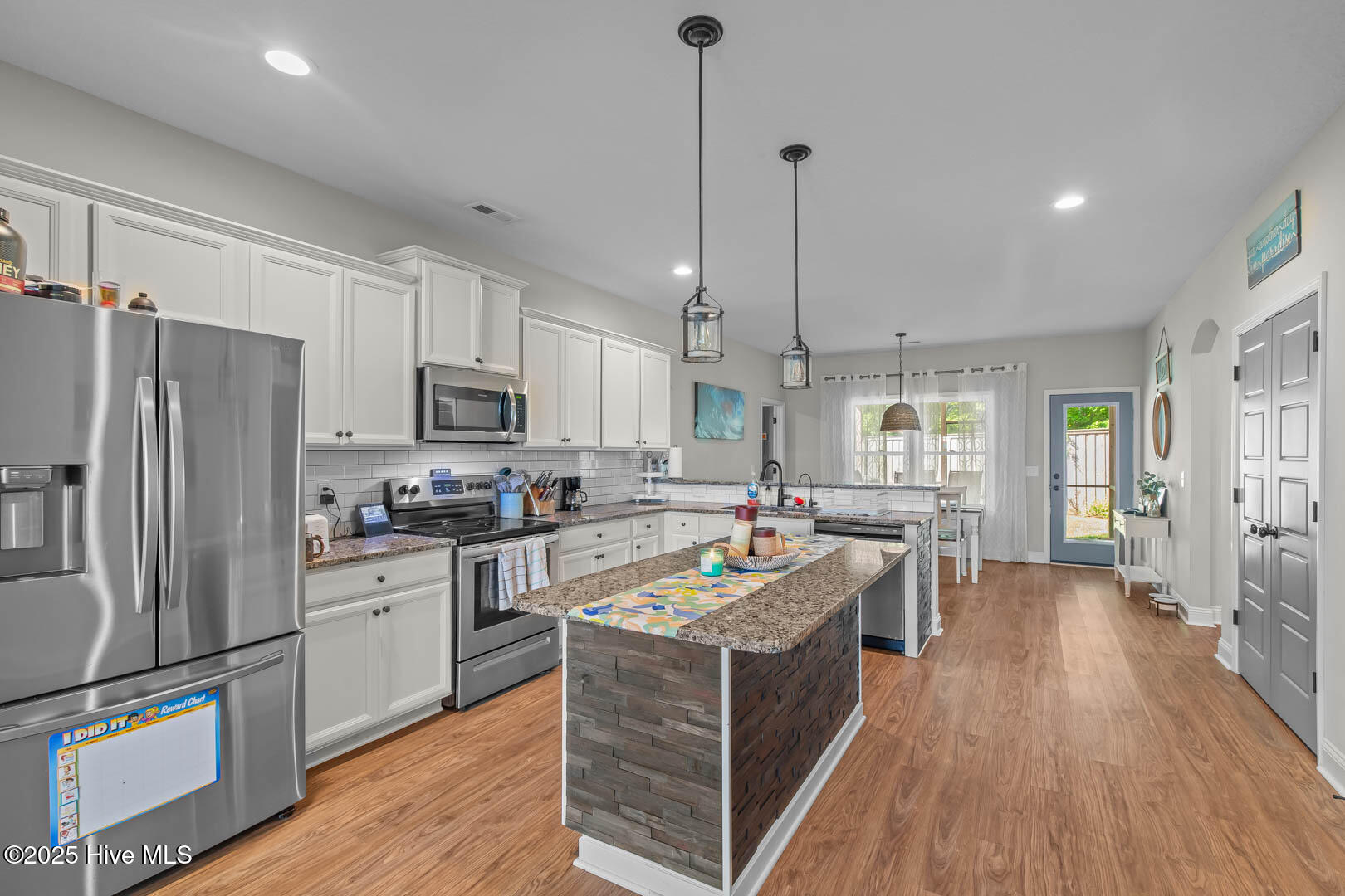 46 E Cloverfield Lane Property Photo 11