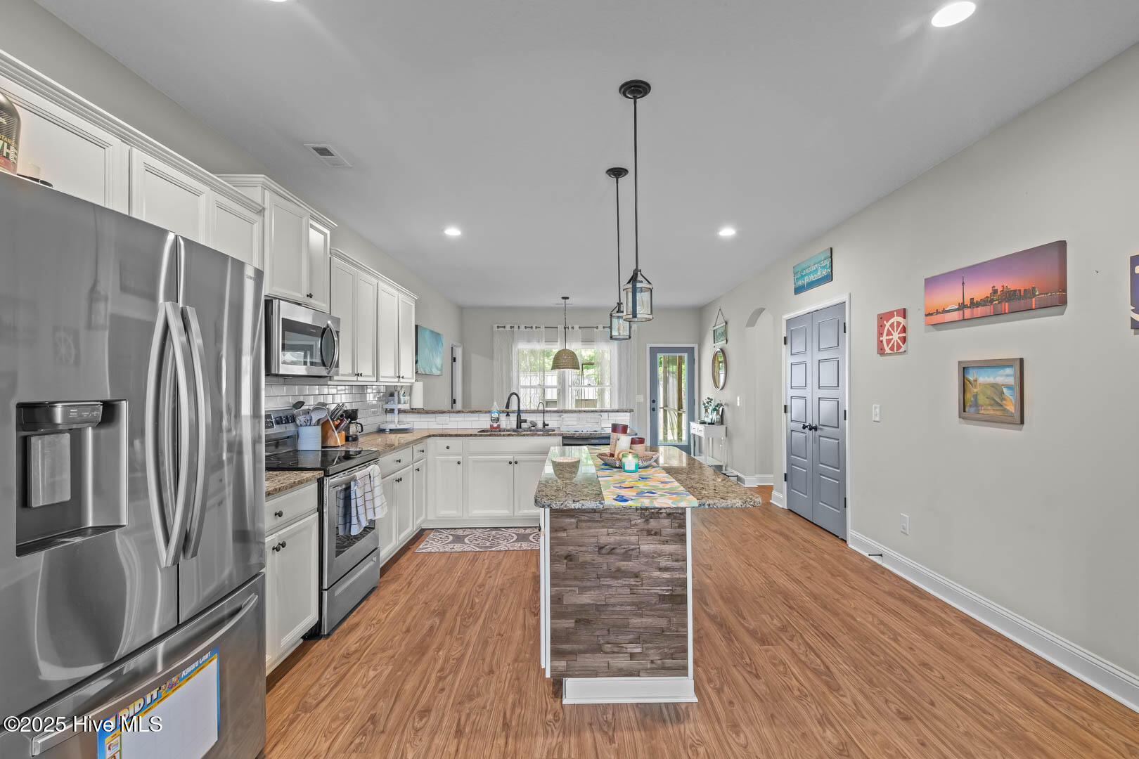 46 E Cloverfield Lane Property Photo 12