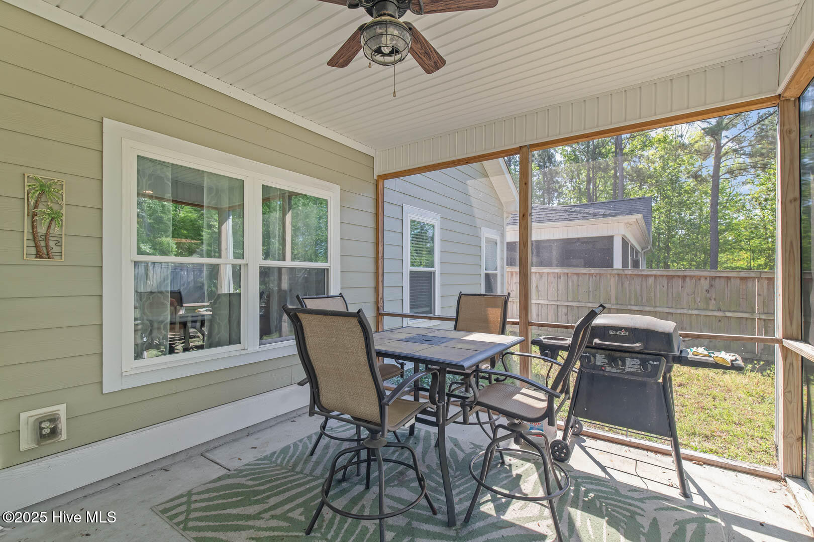 46 E Cloverfield Lane Property Photo 31
