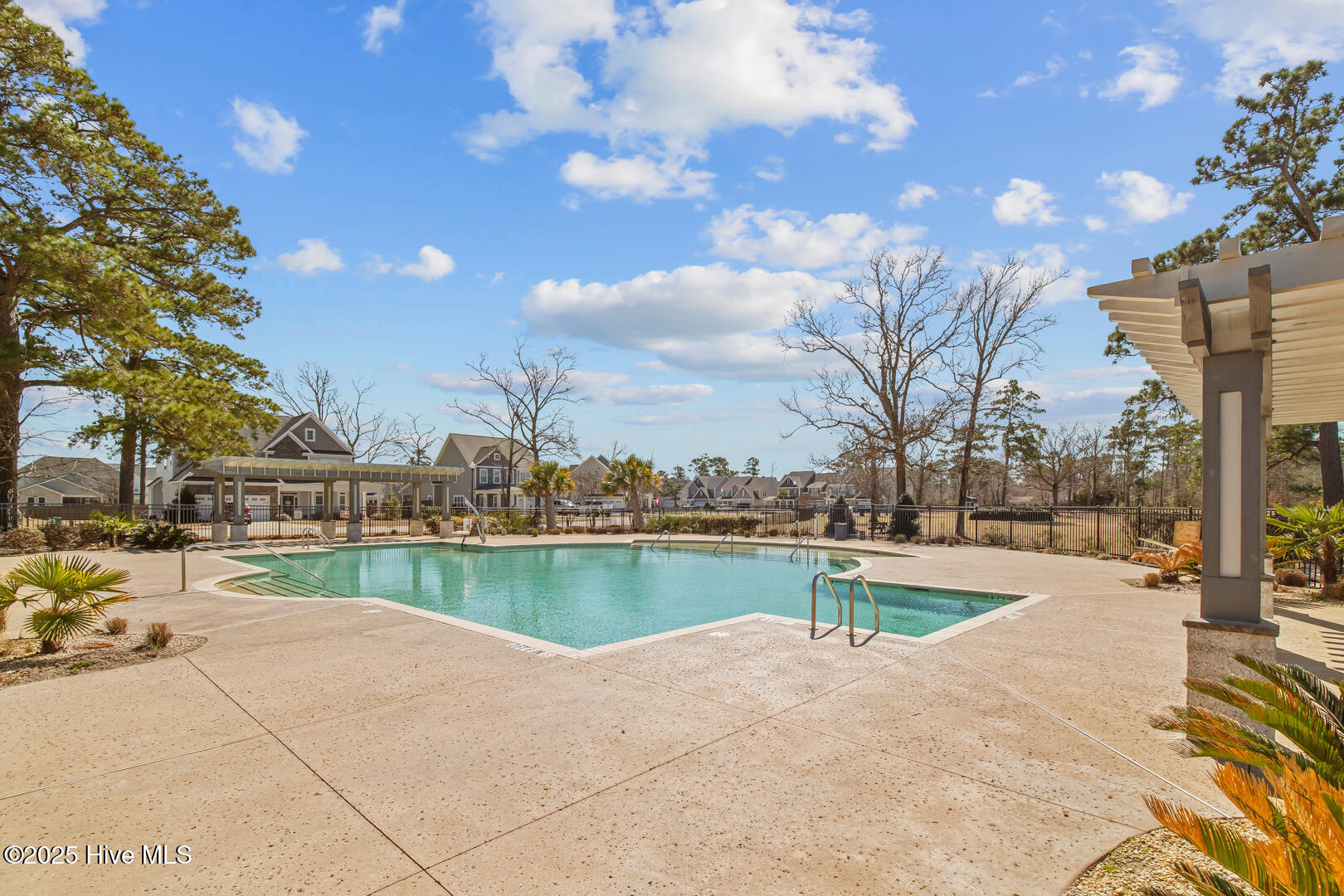 46 E Cloverfield Lane Property Photo 40