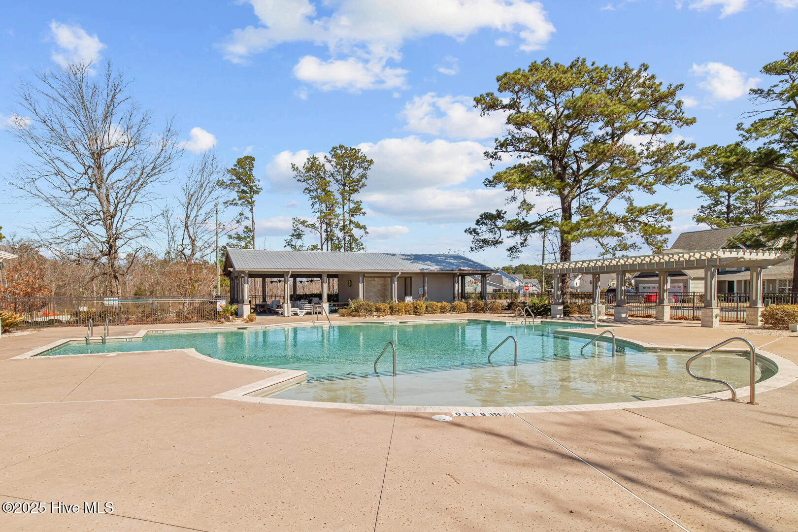 46 E Cloverfield Lane Property Photo 43