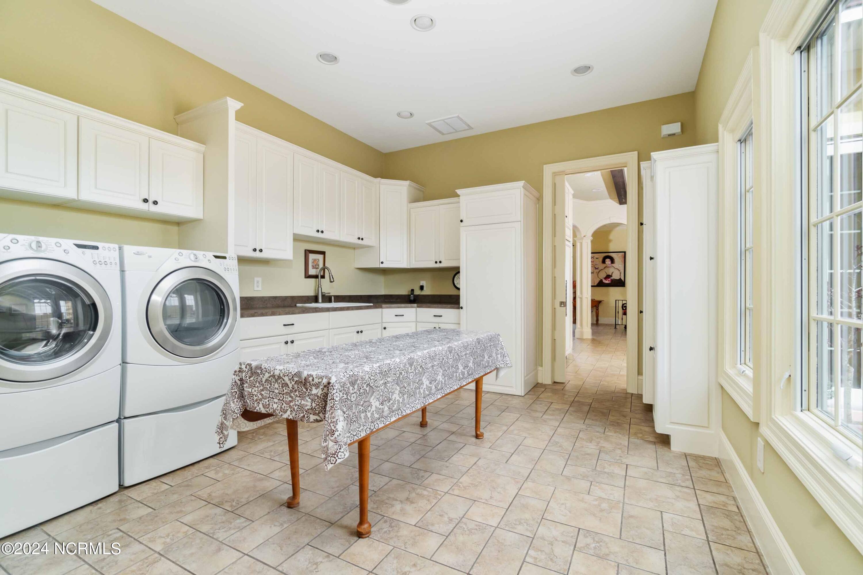 6054 Dolphin Road Property Photo 29