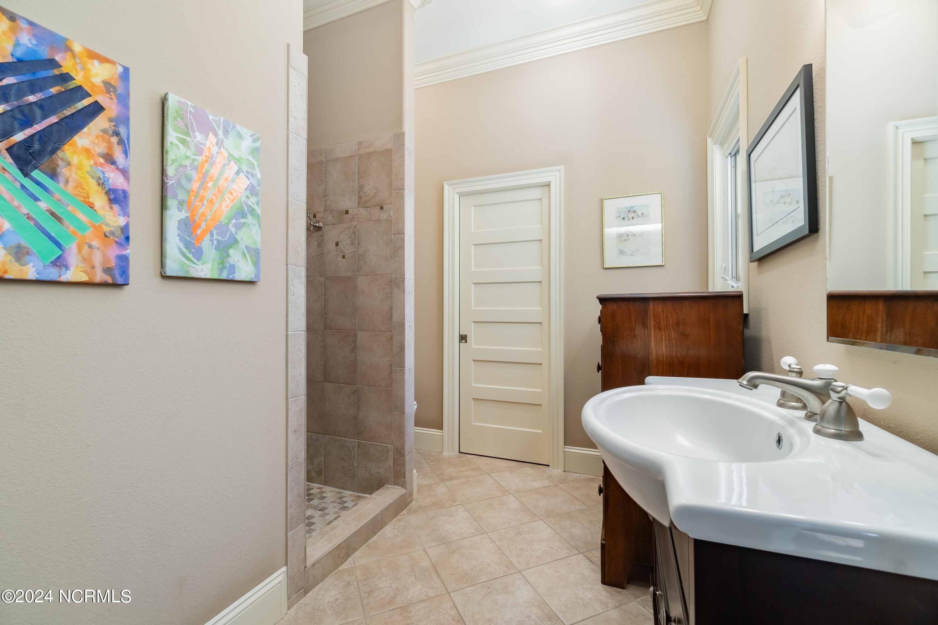 6054 Dolphin Road Property Photo 40