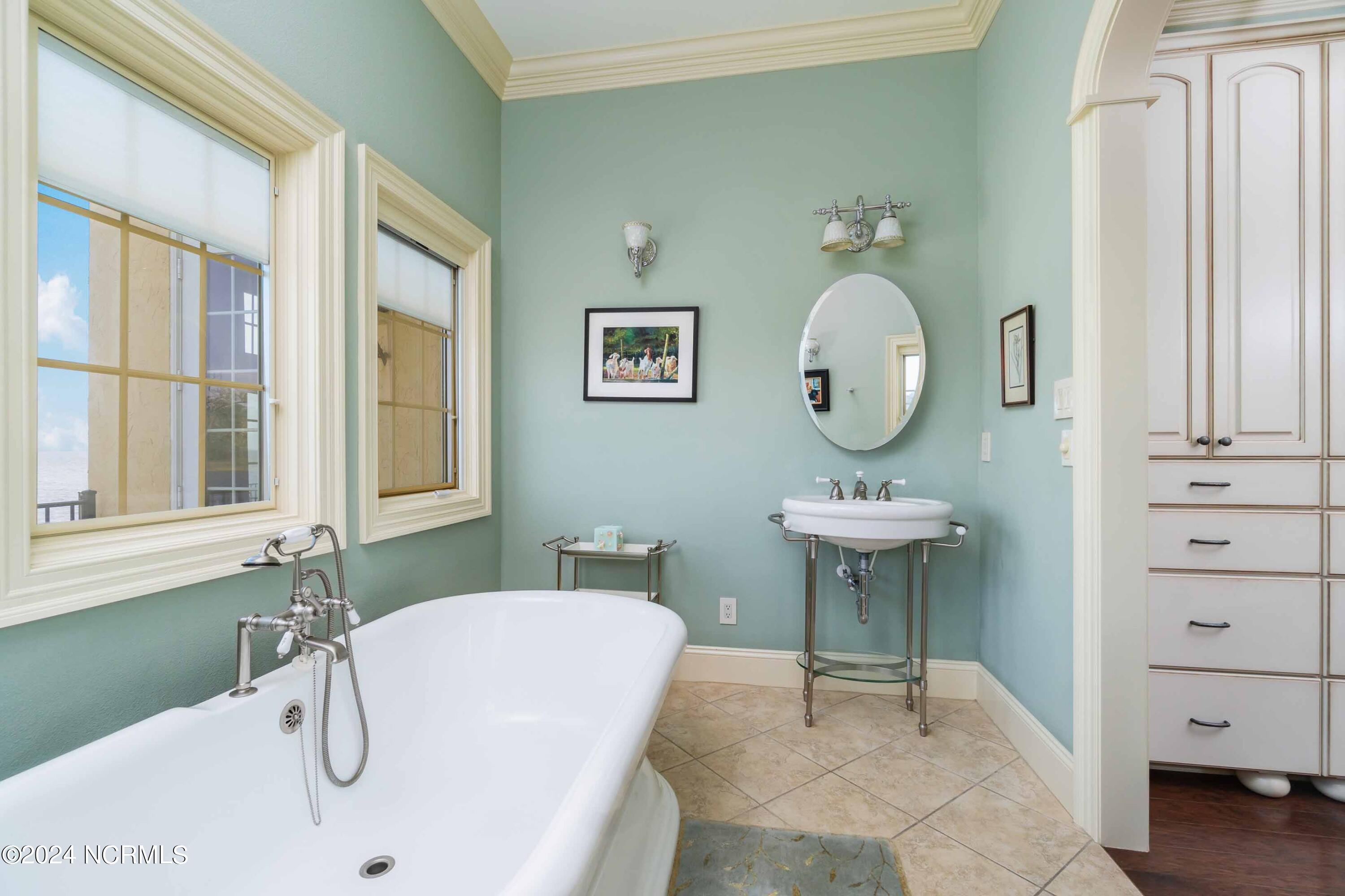 6054 Dolphin Road Property Photo 44
