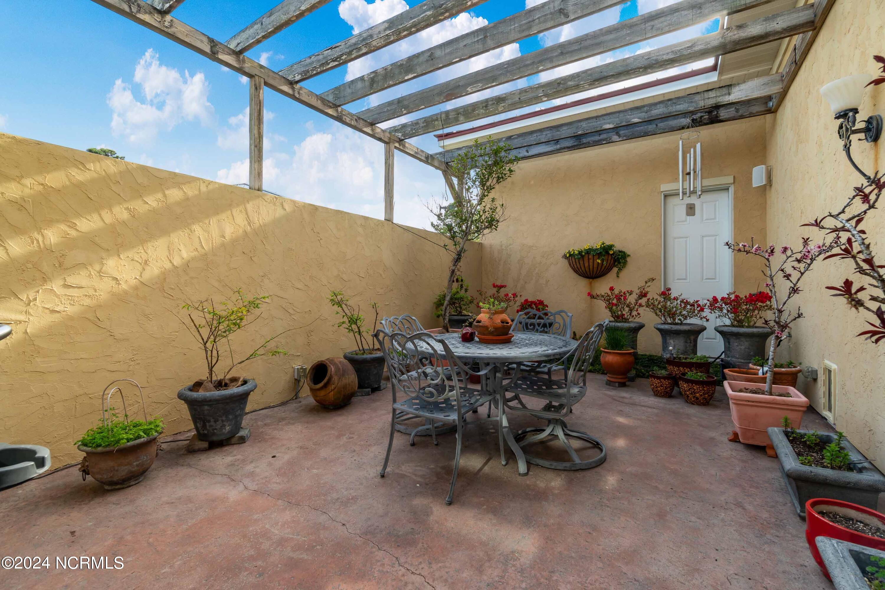 6054 Dolphin Road Property Photo 55