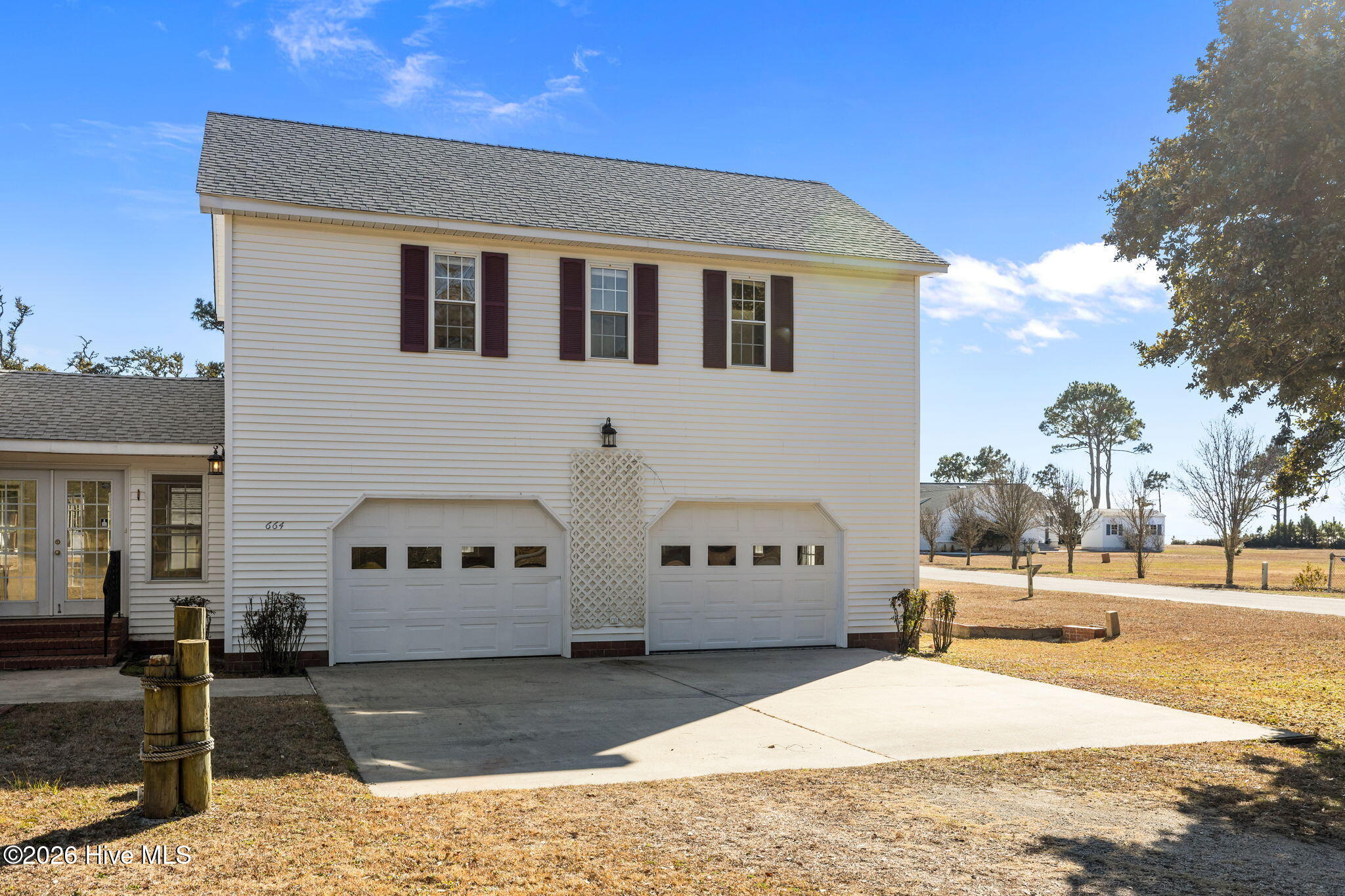 664 Seashore Drive Property Photo 4