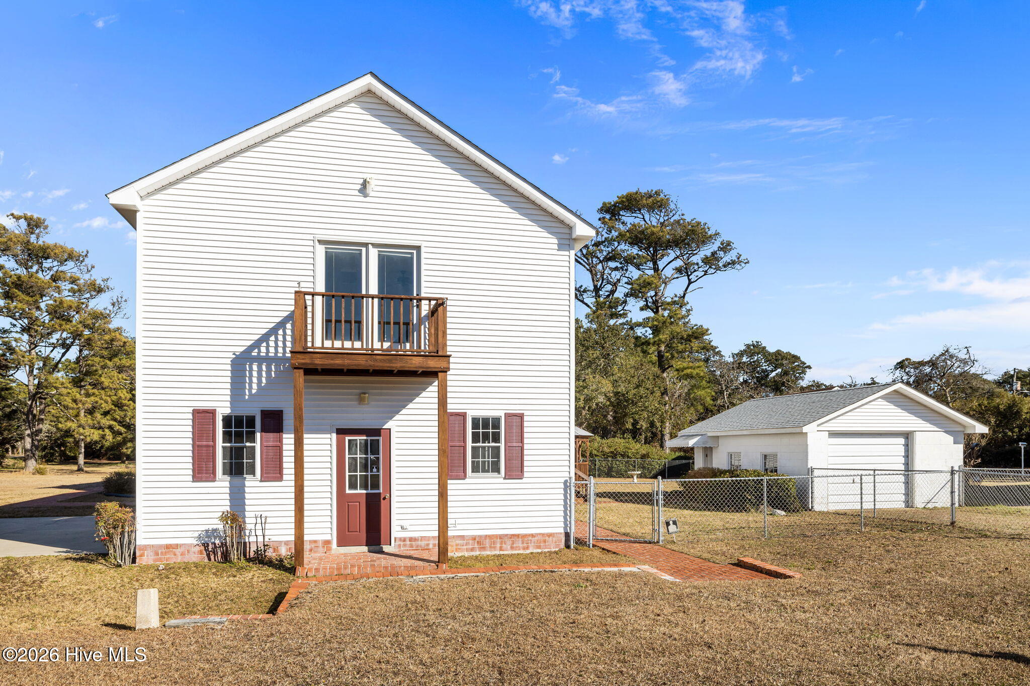 664 Seashore Drive Property Photo 5