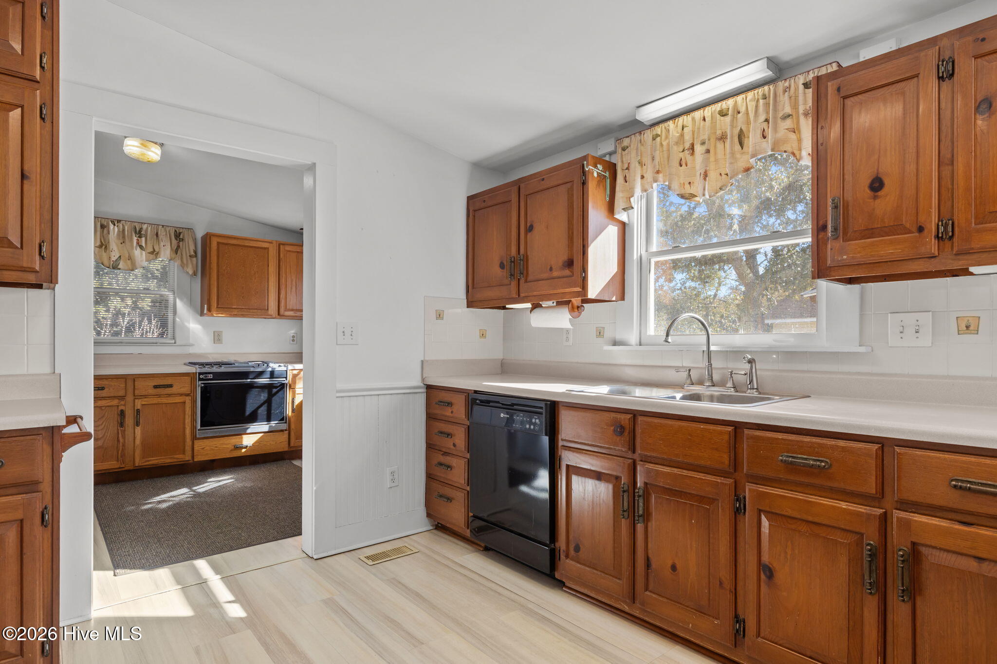 664 Seashore Drive Property Photo 13