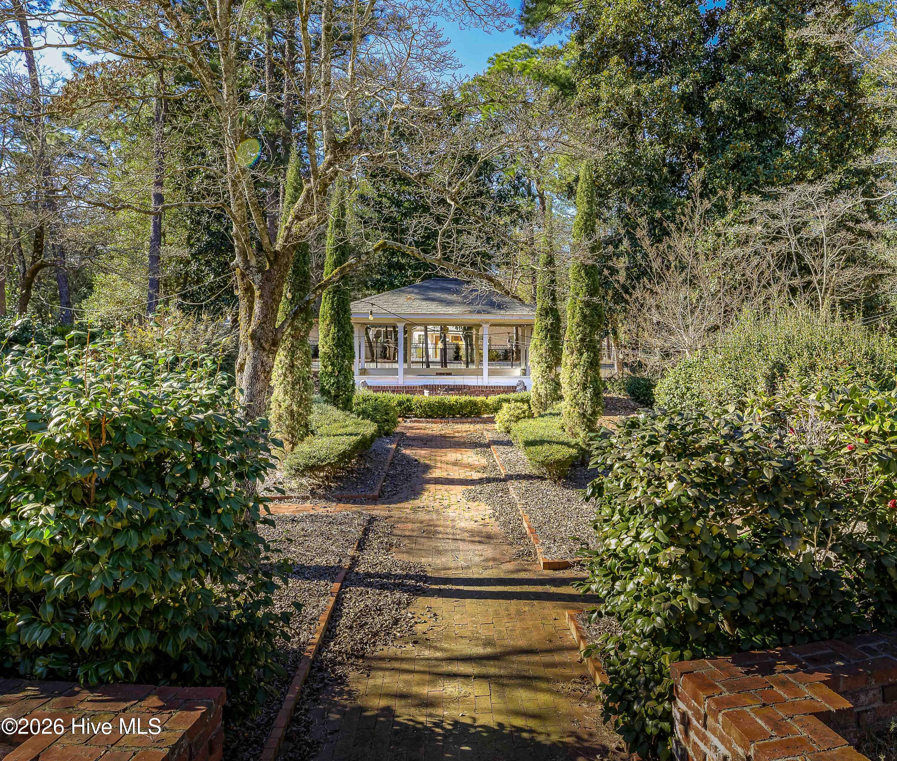 12 E Barrett Road Property Photo 9