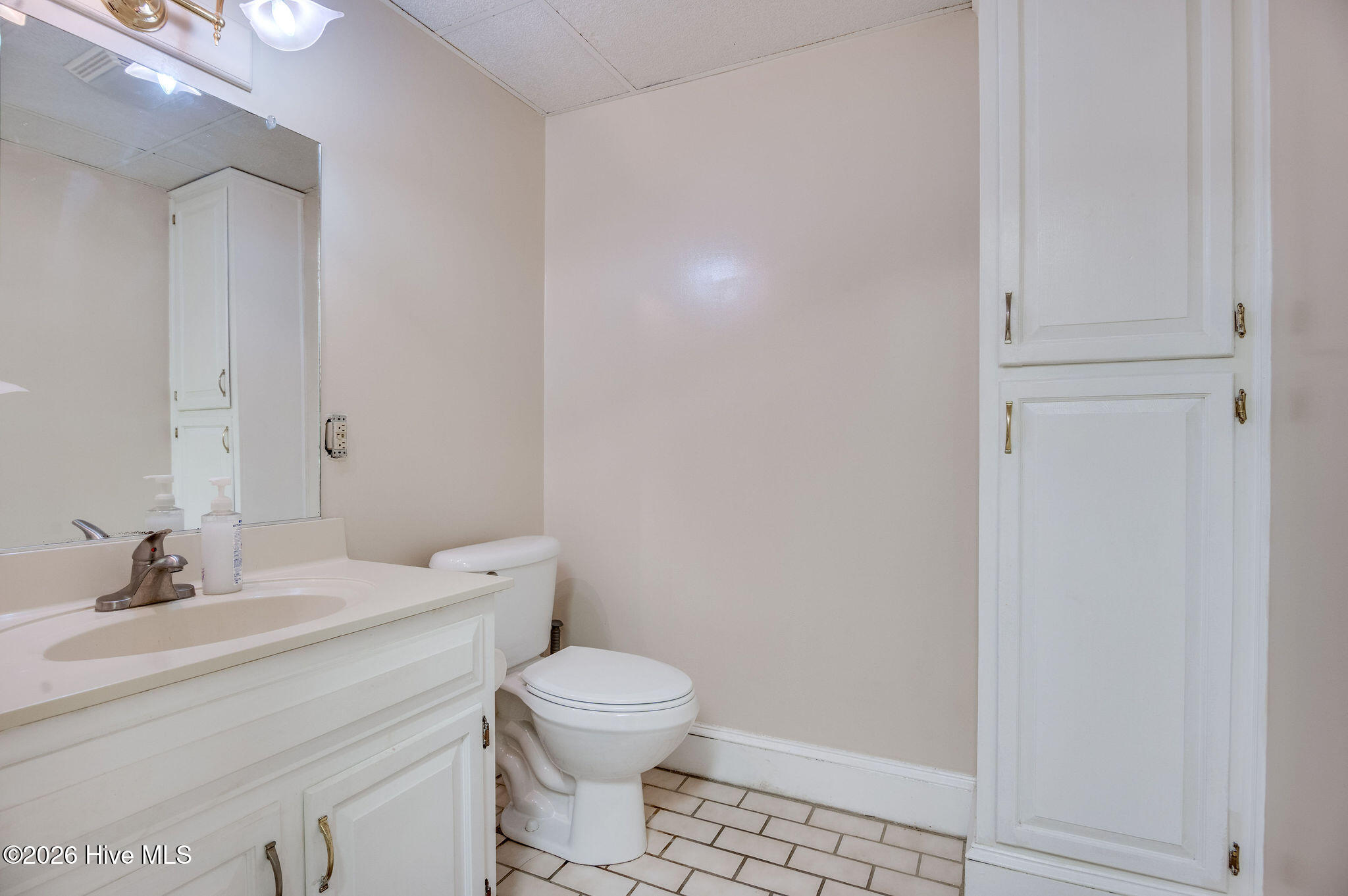 112 Old Bridge Street Property Photo 16