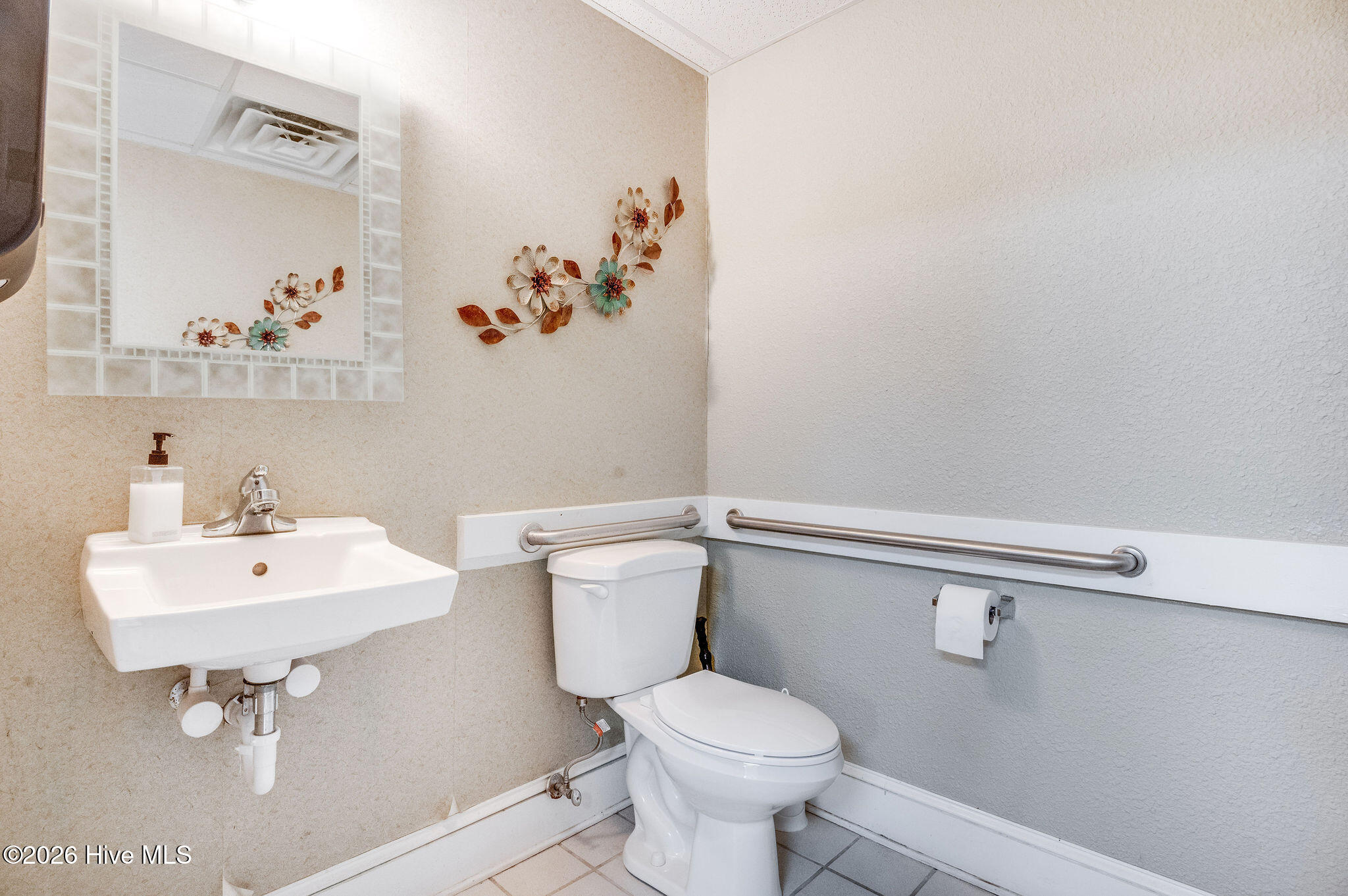 112 Old Bridge Street Property Photo 28