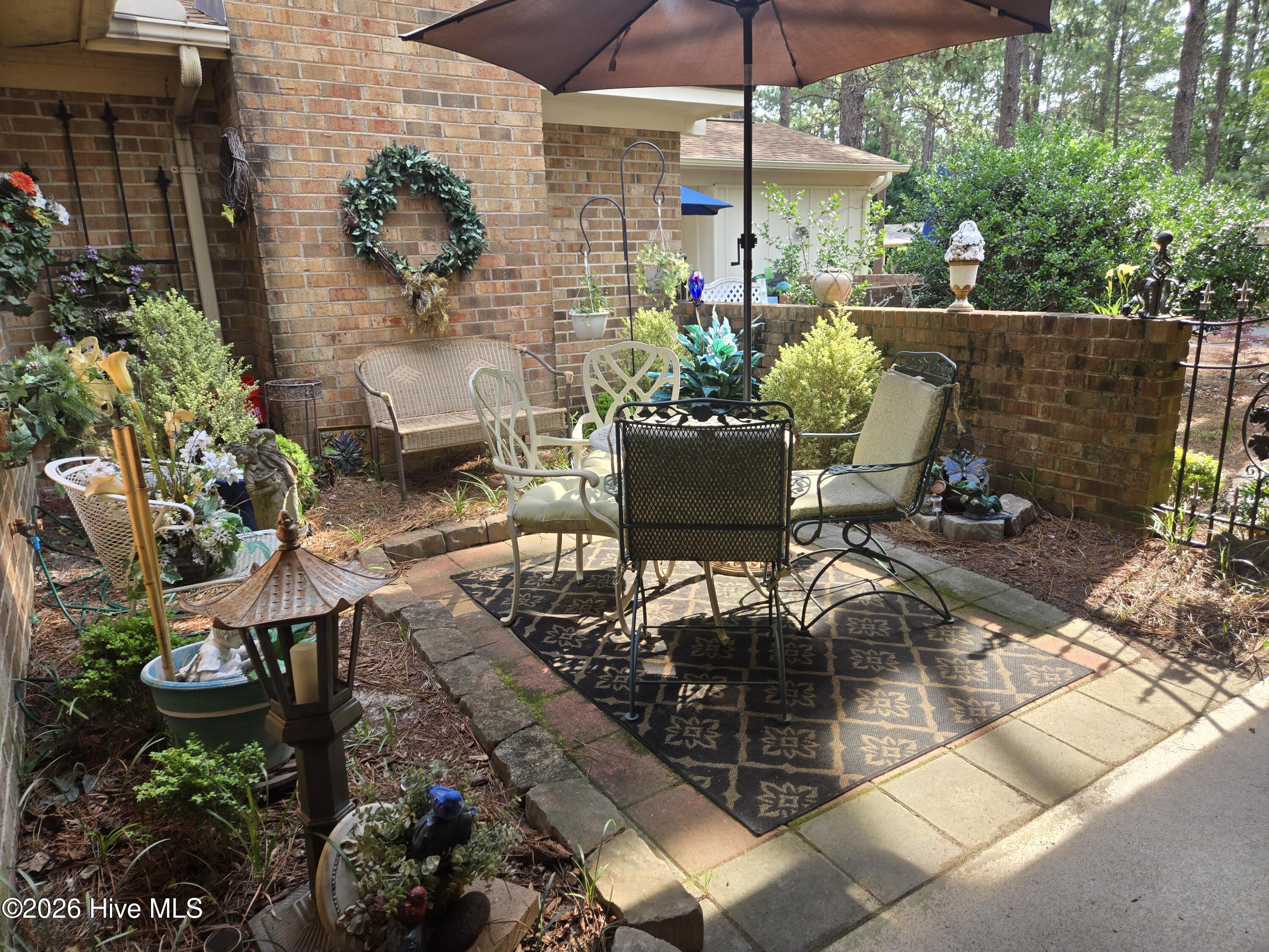 642 Redwood Drive Property Photo 6