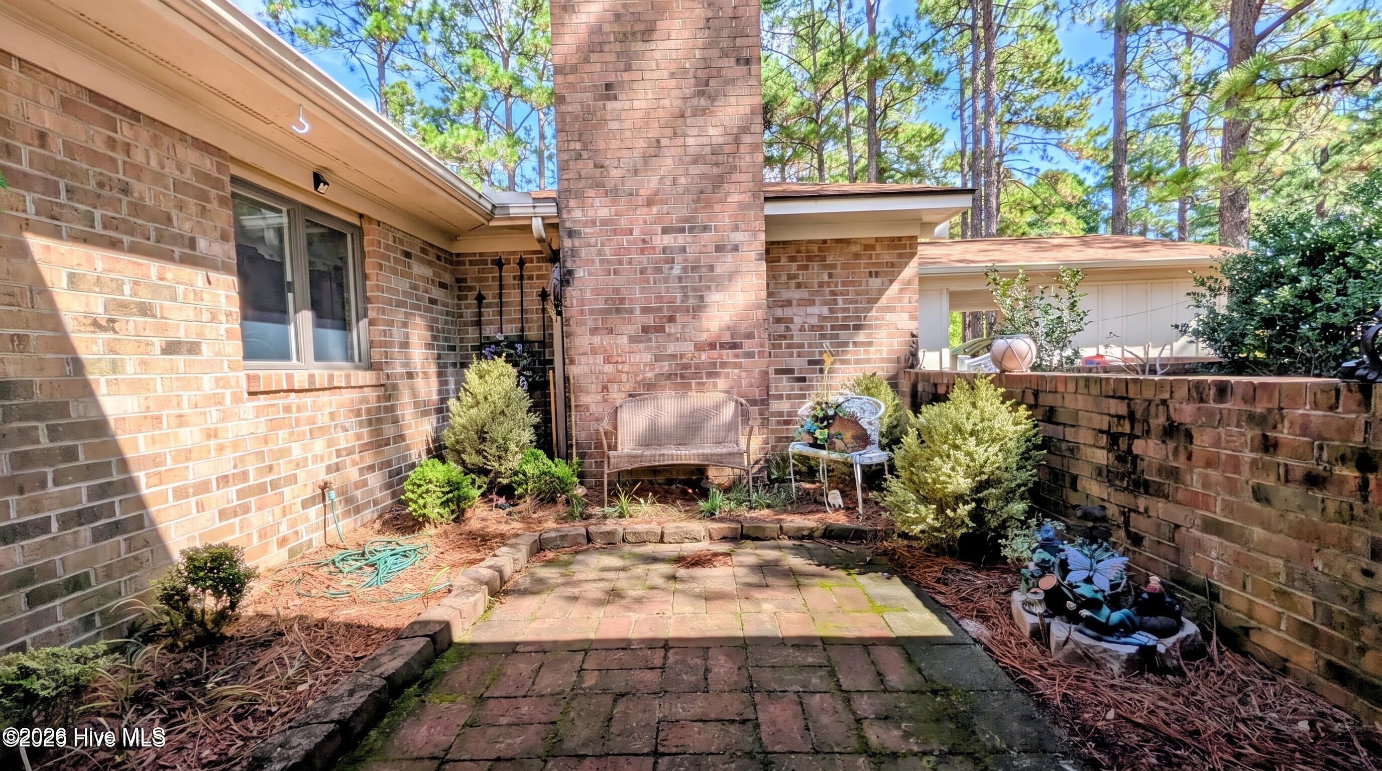 642 Redwood Drive Property Photo 8