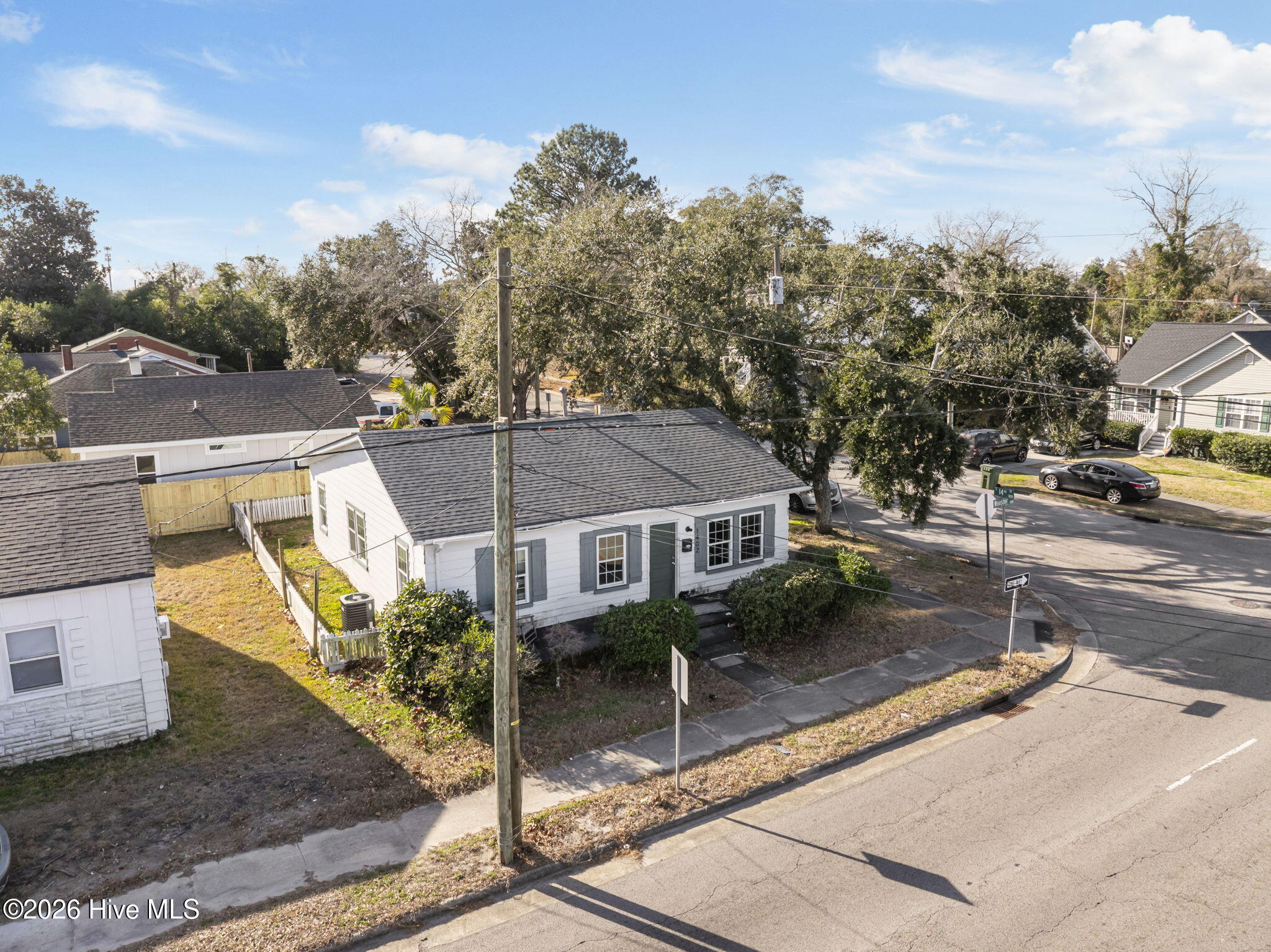 1402 Wooster Street Property Photo 3