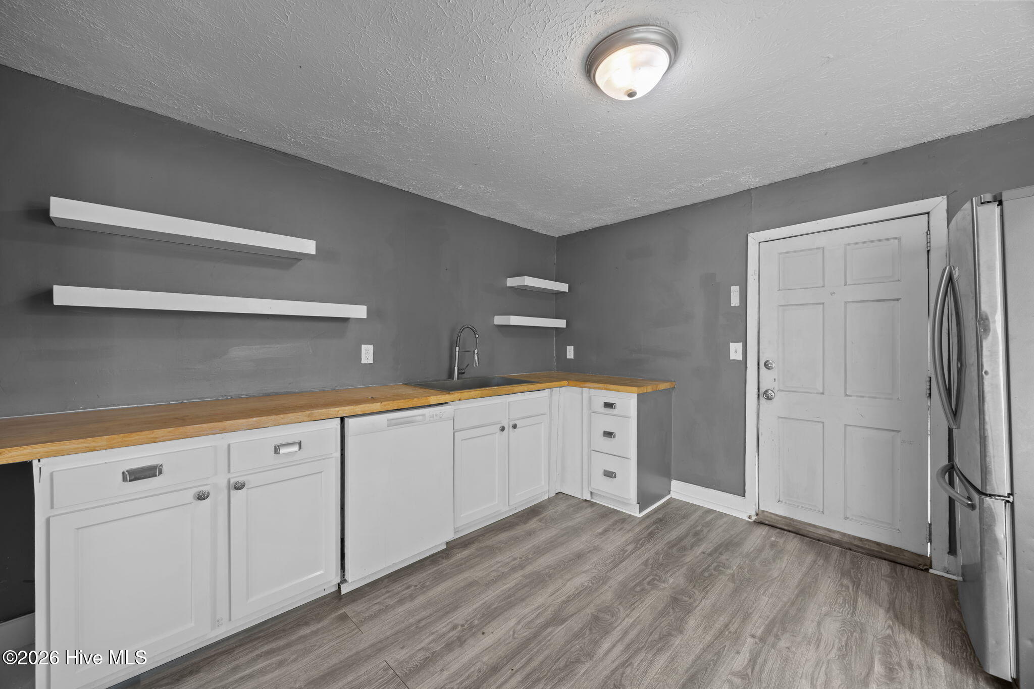 1402 Wooster Street Property Photo 10