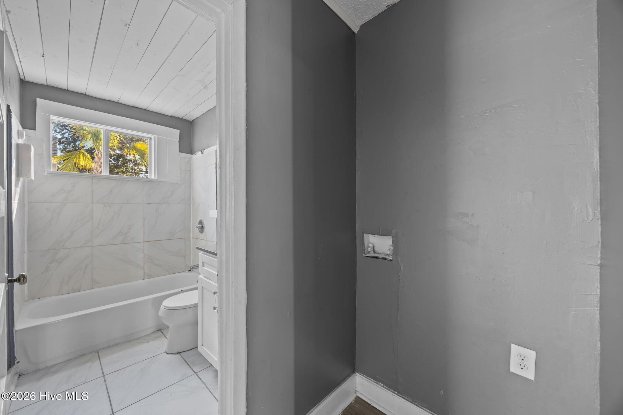 1402 Wooster Street Property Photo 29