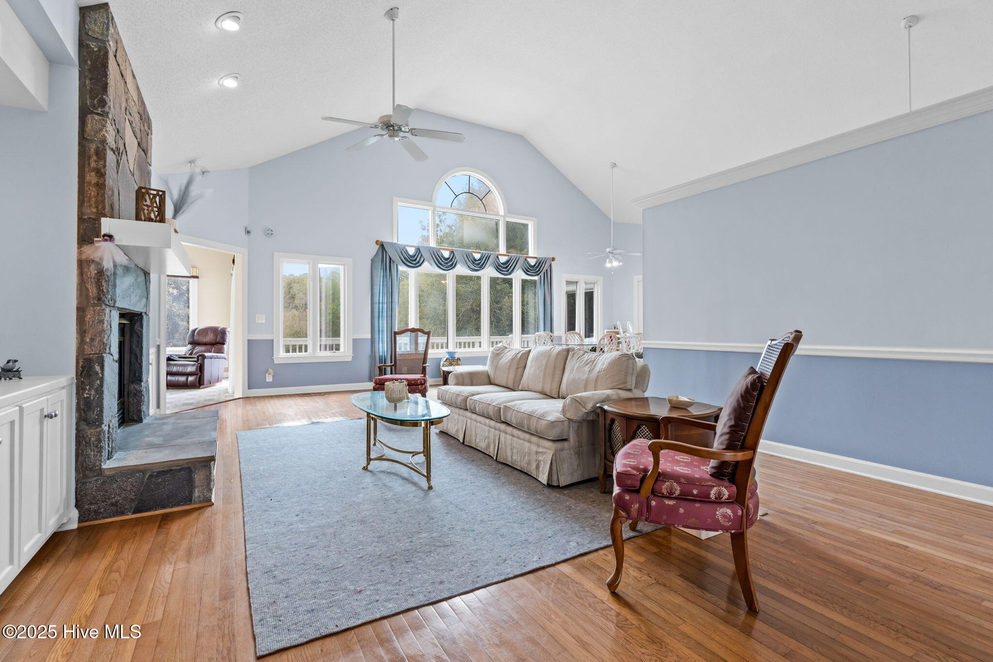 178 Edgewater Circle Property Photo 4