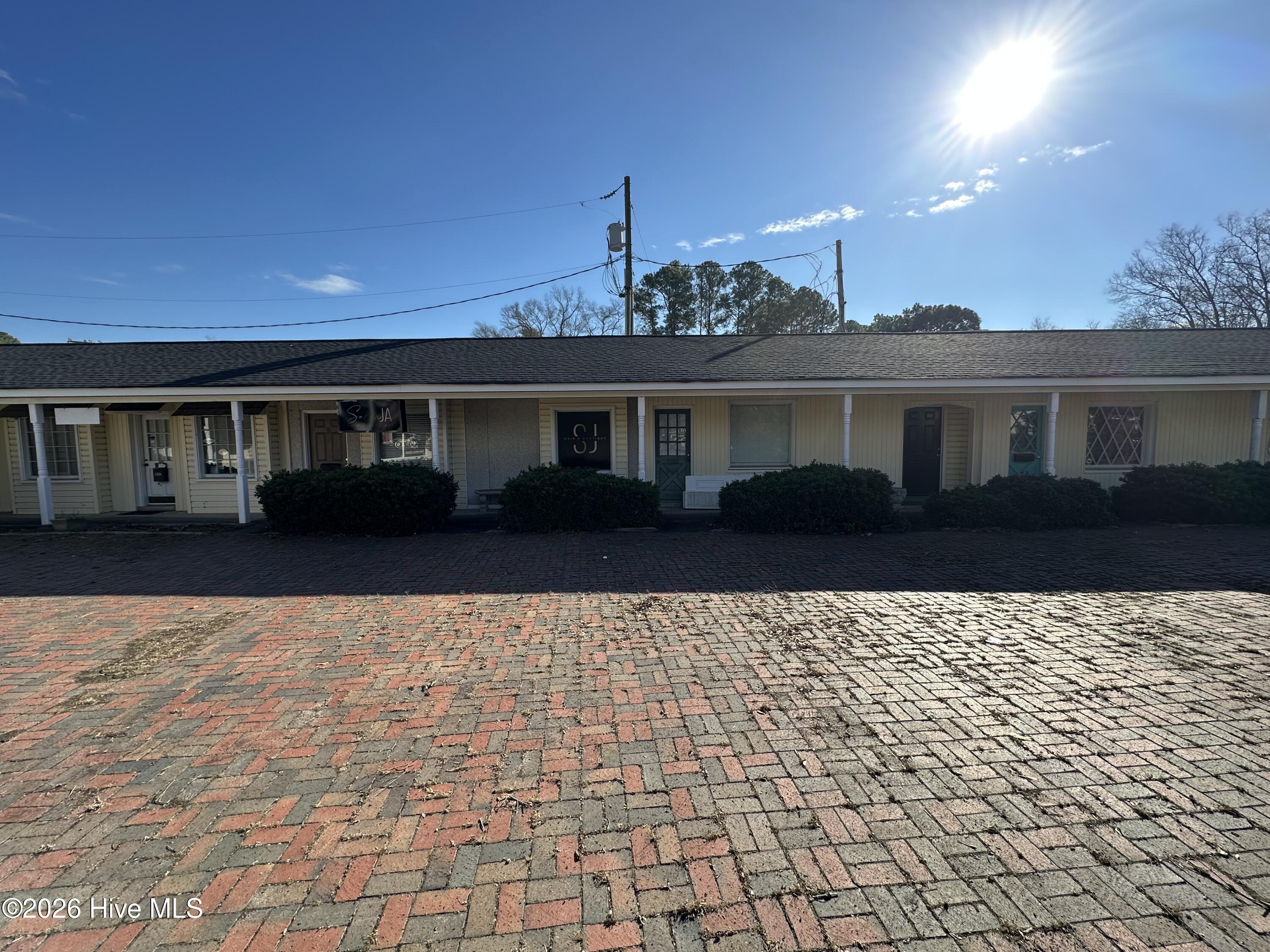 1000 S Main Street Property Photo 4