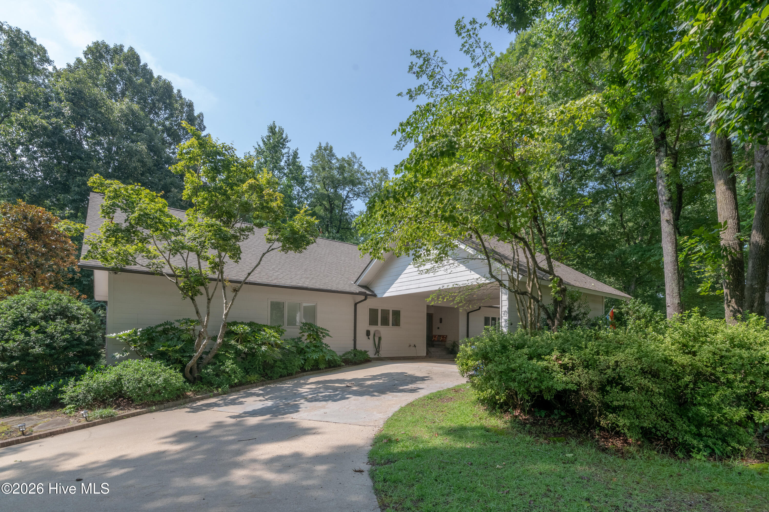 1015 Cardinal Drive Nw Property Photo 1