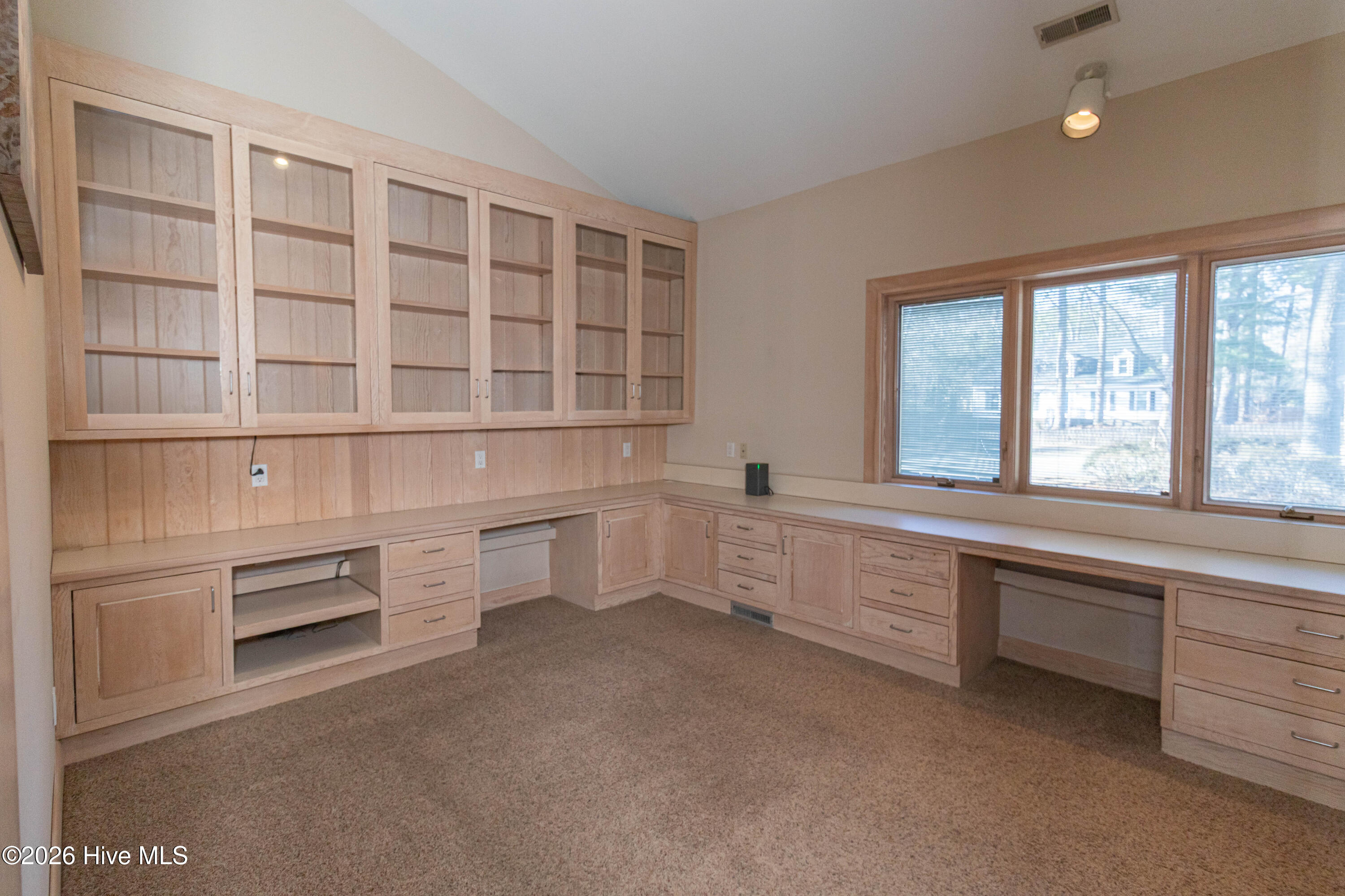 1015 Cardinal Drive Nw Property Photo 33