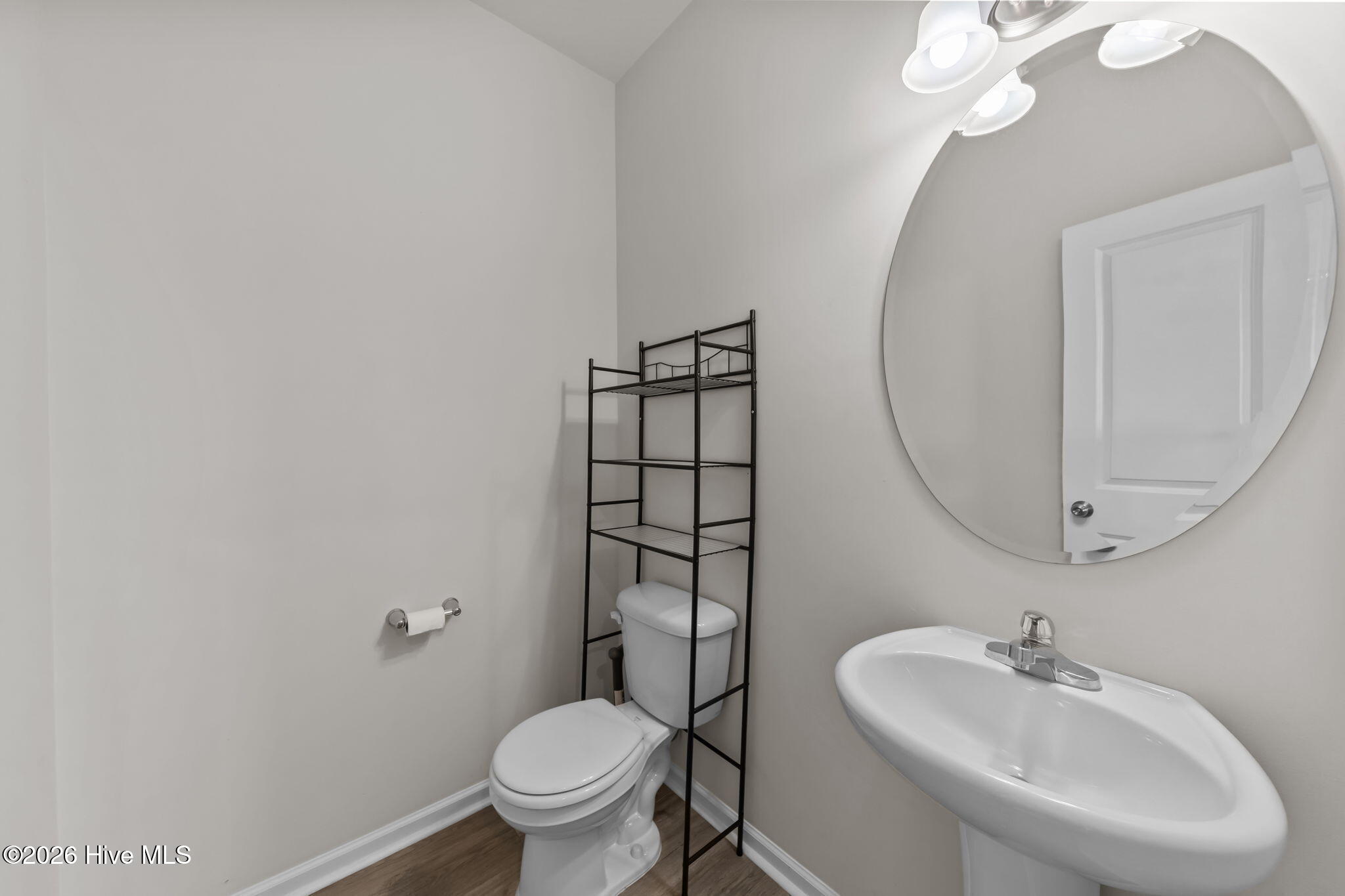 190 Cromwell Court Property Photo 8