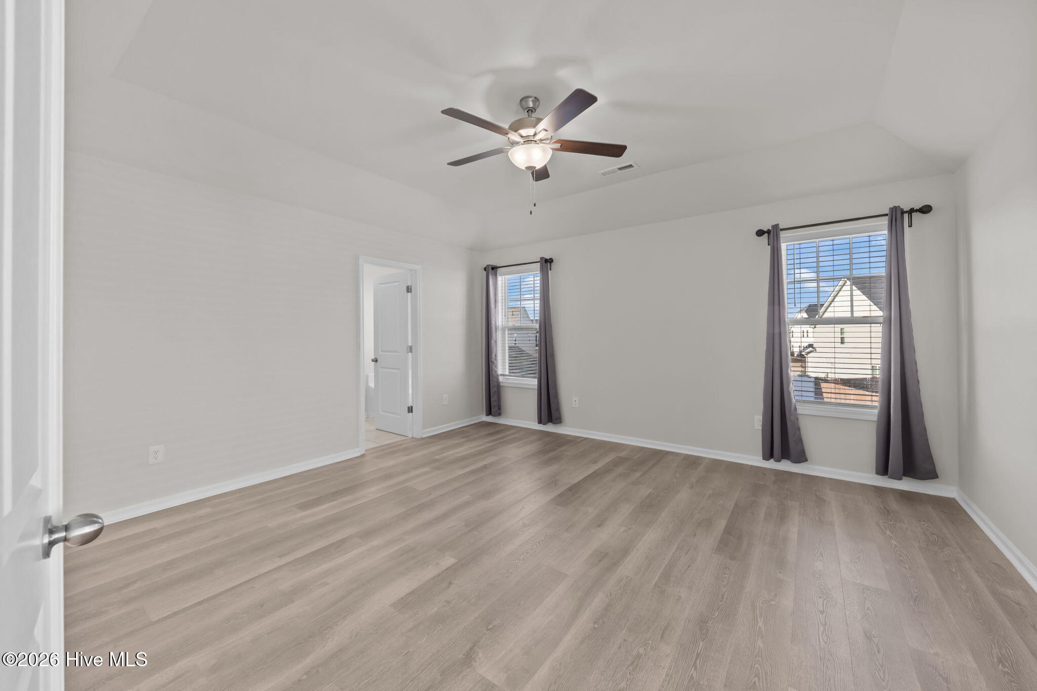 190 Cromwell Court Property Photo 33
