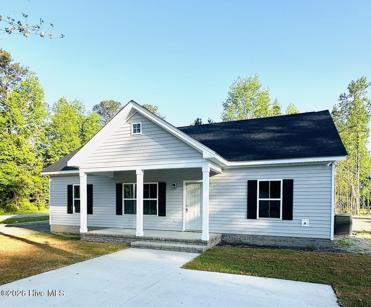 128 Colony Drive Property Photo 1