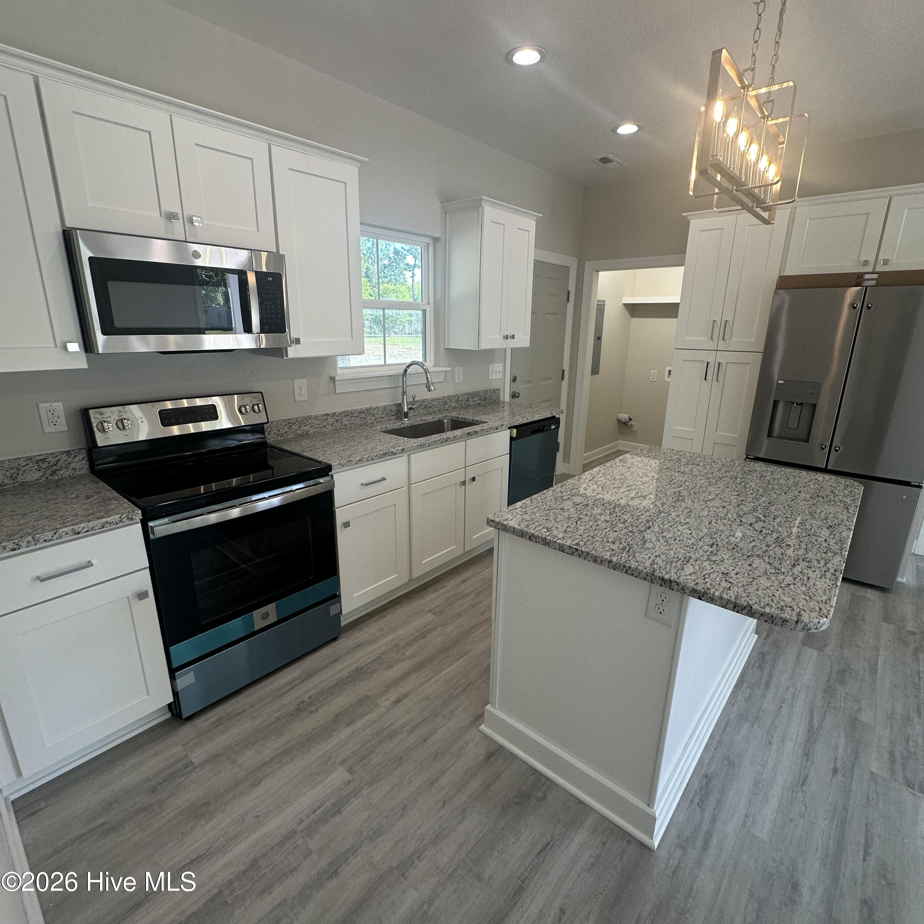 128 Colony Drive Property Photo 3
