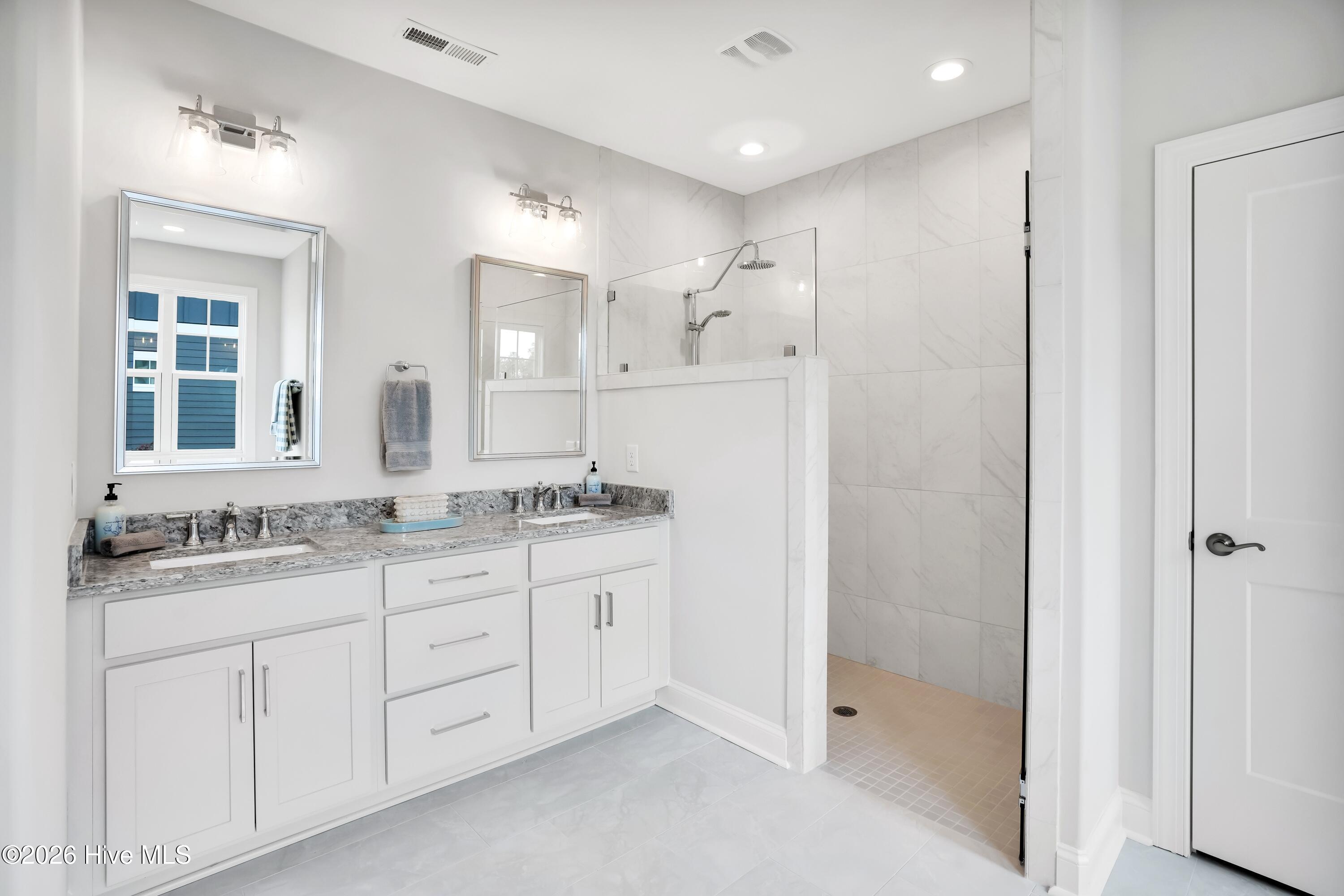 7374 Foxbriar Drive Property Photo 26