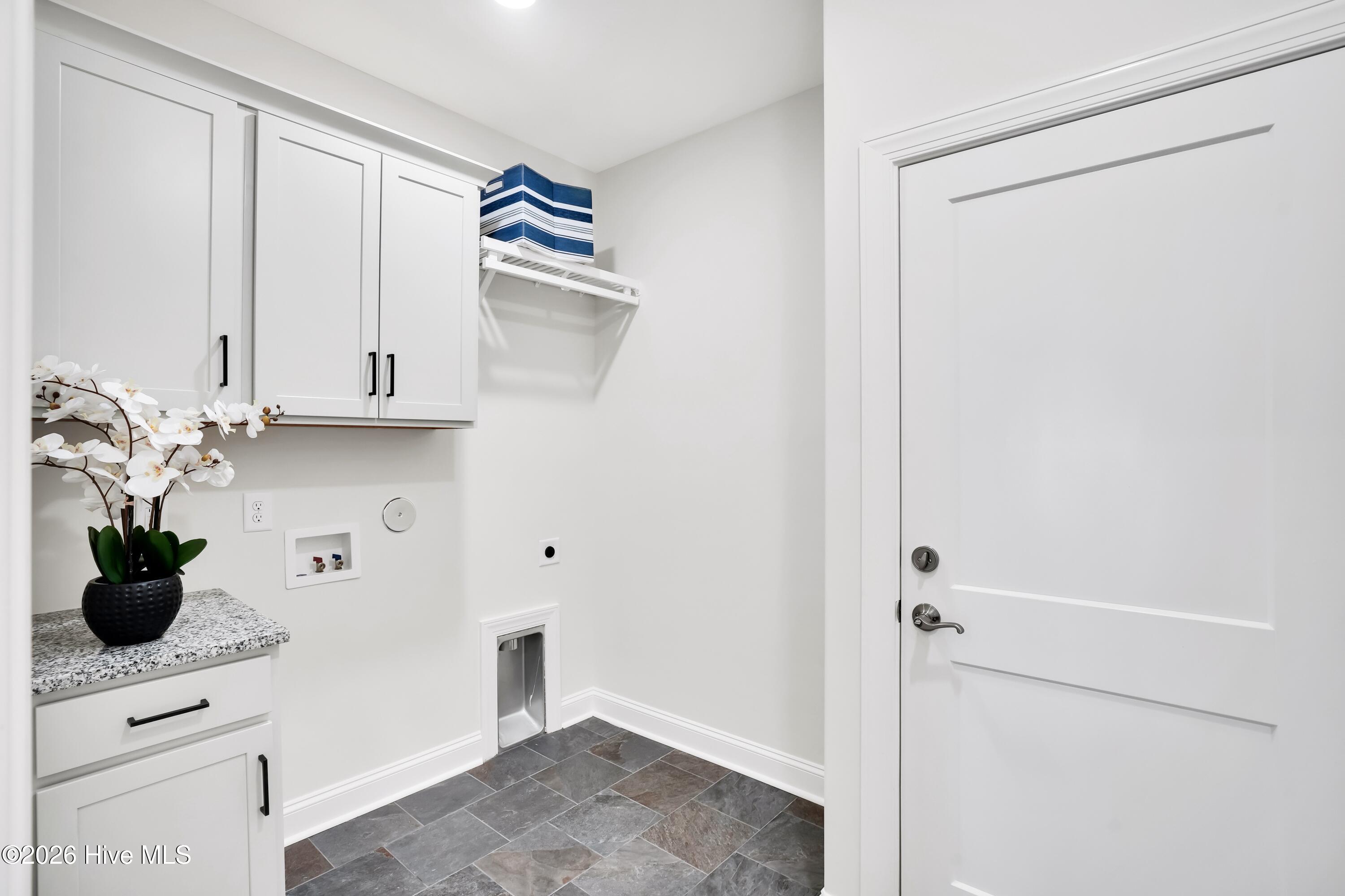 7374 Foxbriar Drive Property Photo 30