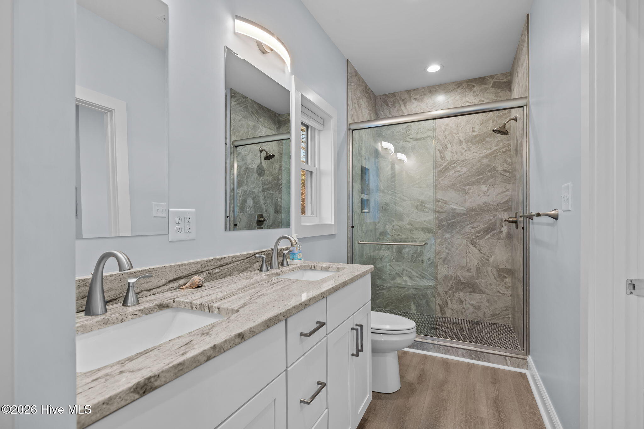 1704 Emerald Drive Property Photo 16