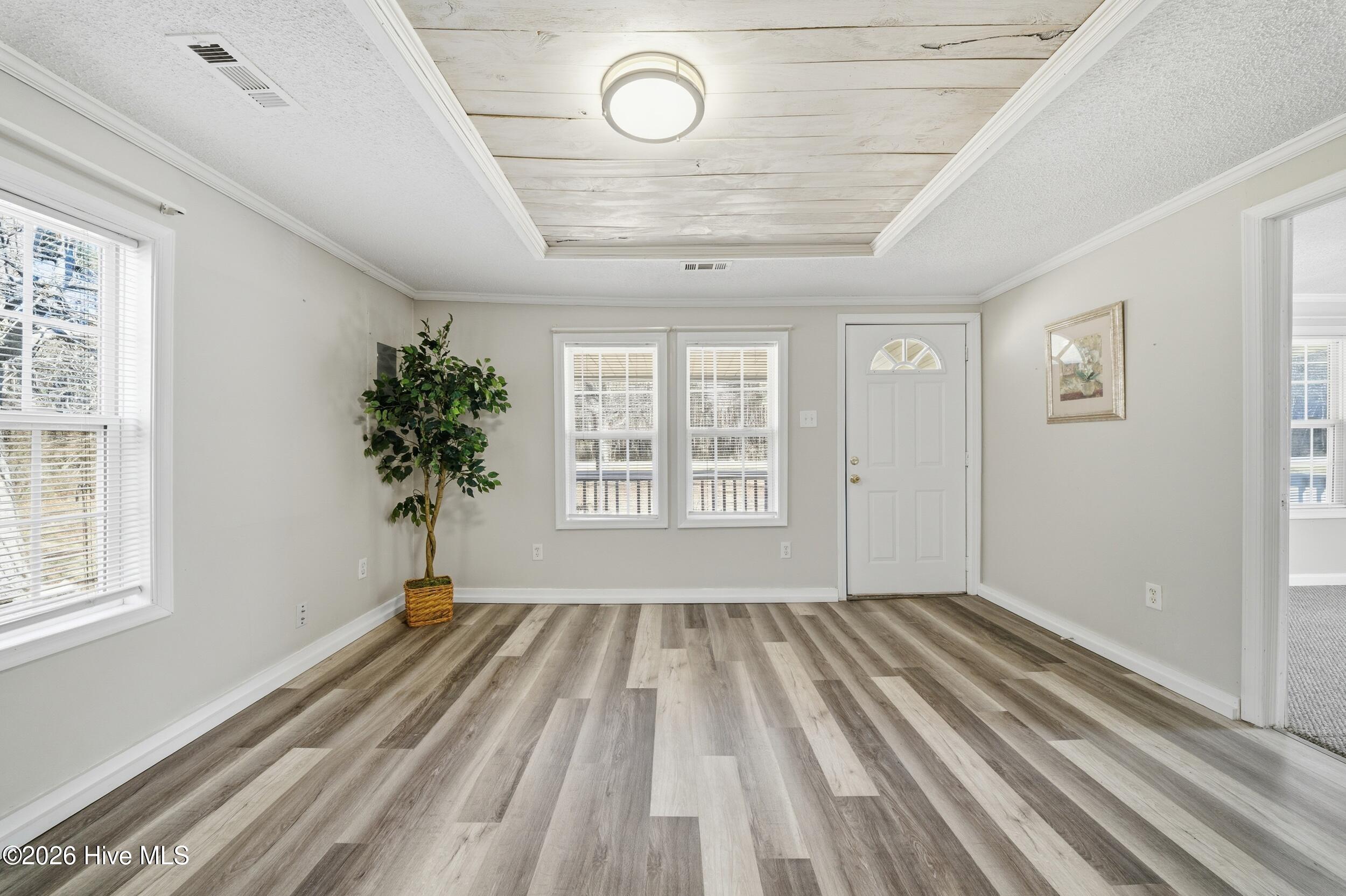 1347 Virginia Road Property Photo 5
