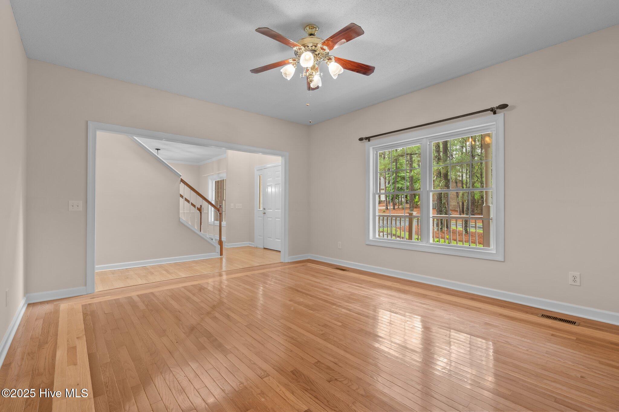 10 Lodge Pole Lane Property Photo 6