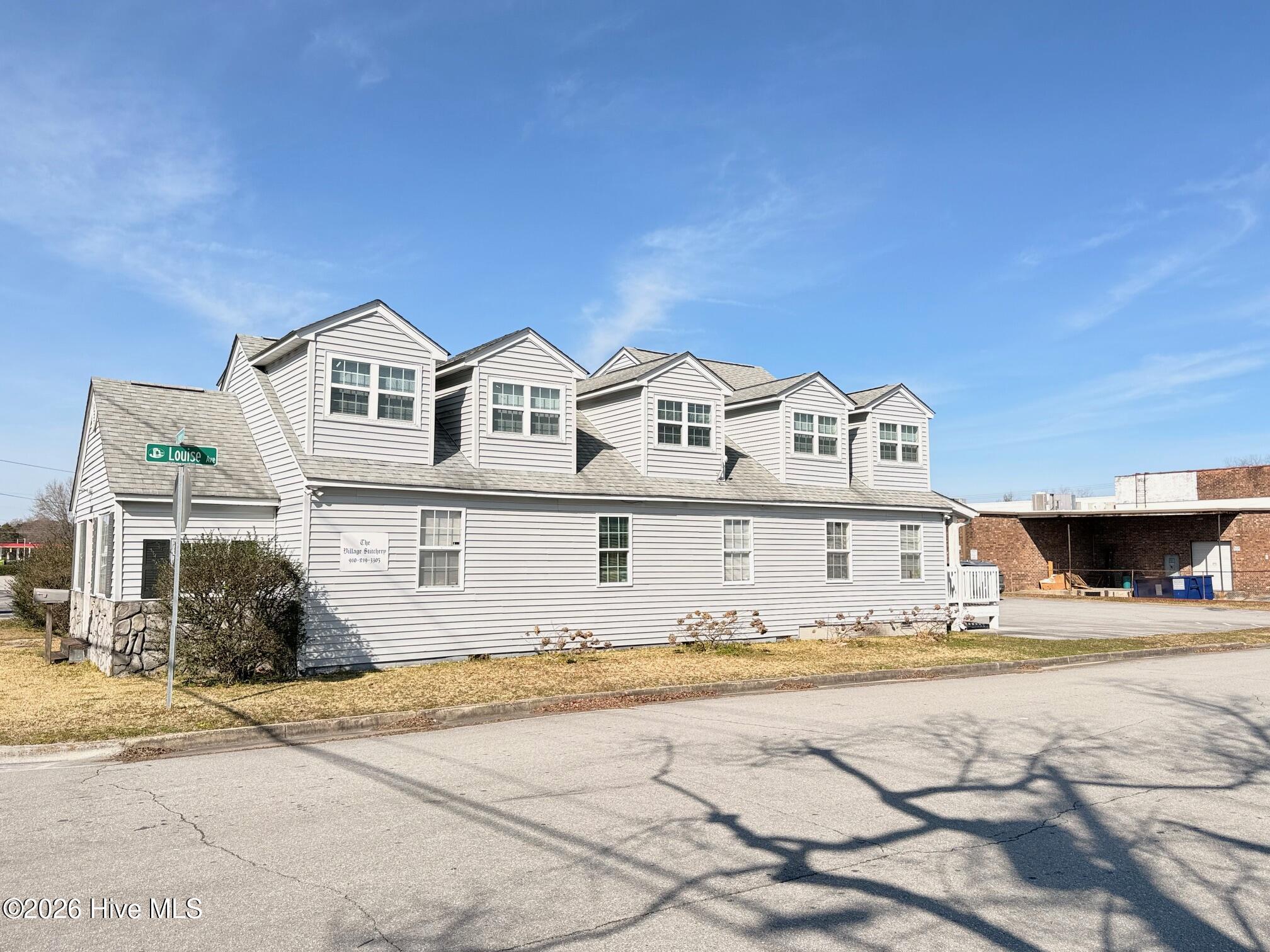 200 Henderson Drive Property Photo 3