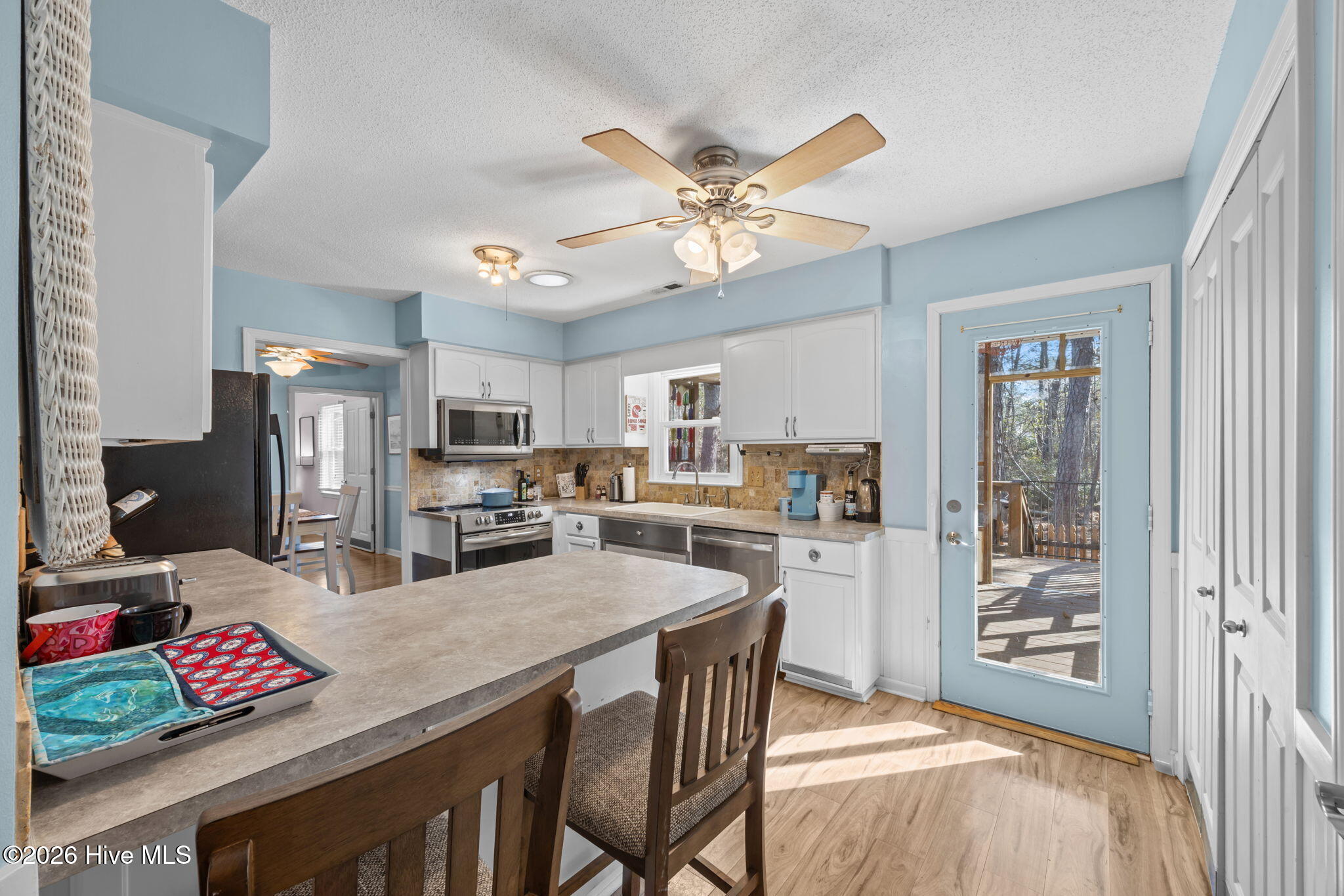 802 Black Swan Road Property Photo 14