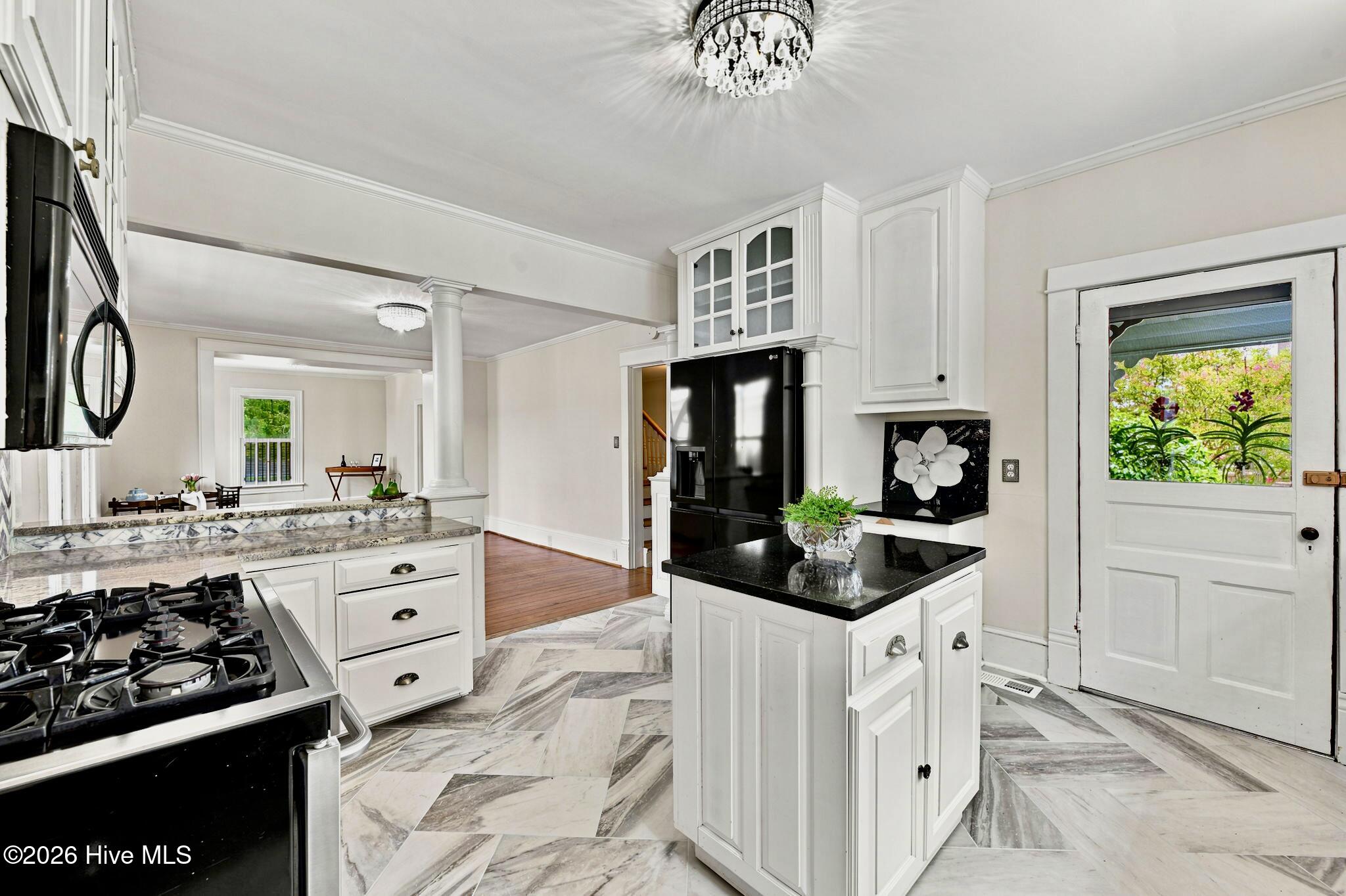 501 New Street Property Photo 3