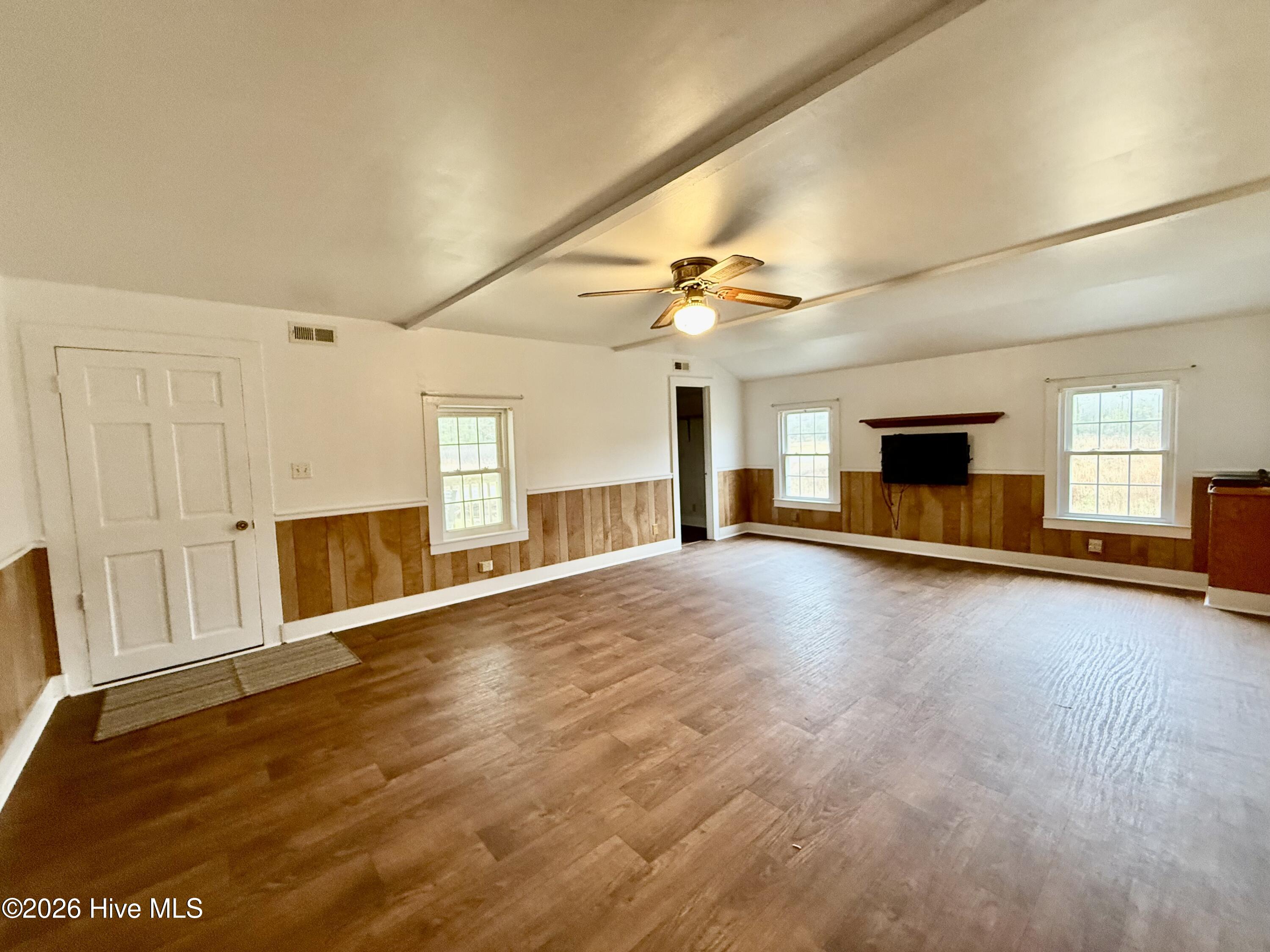 4549 Loop Road Property Photo 4