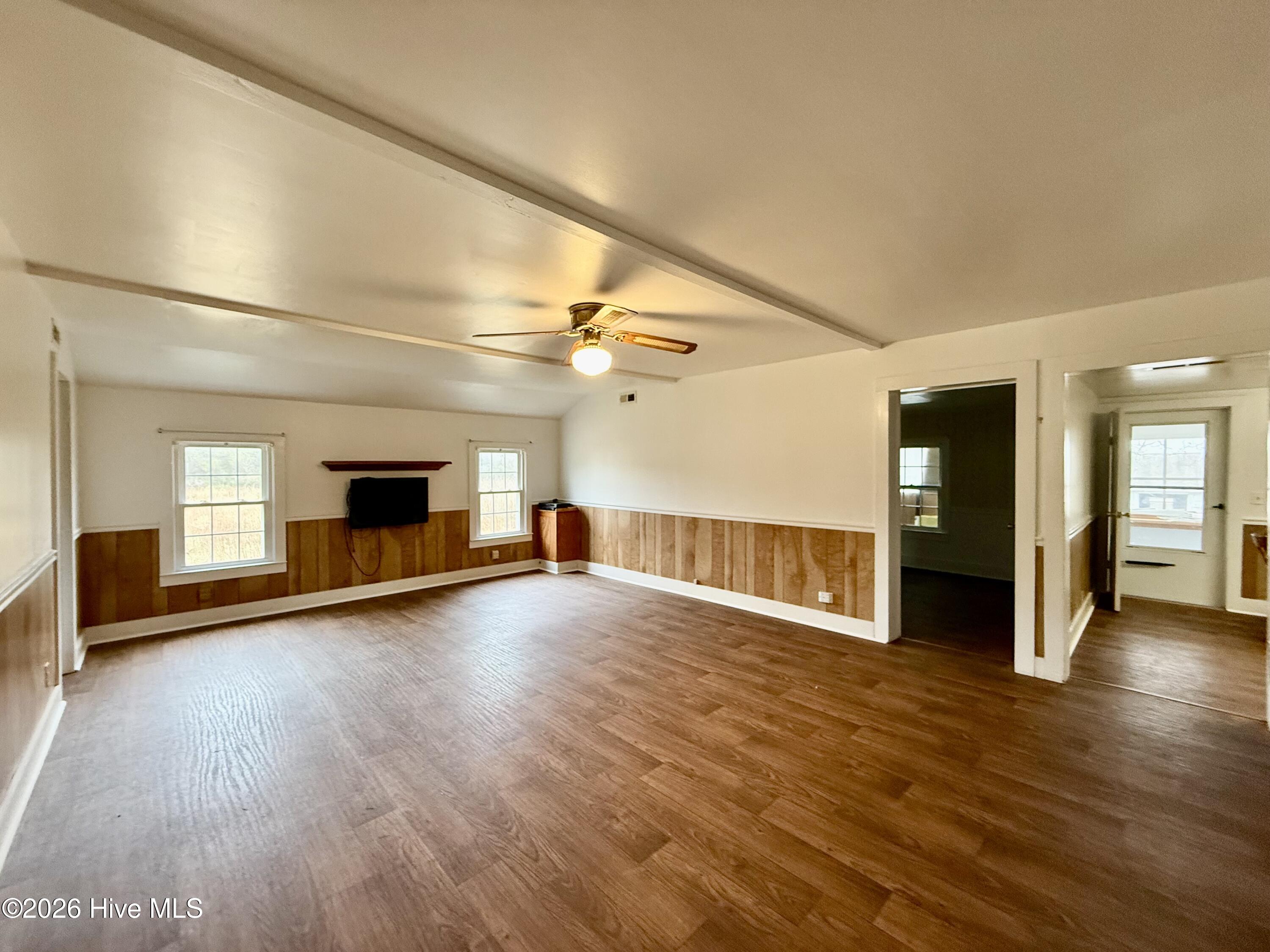 4549 Loop Road Property Photo 5