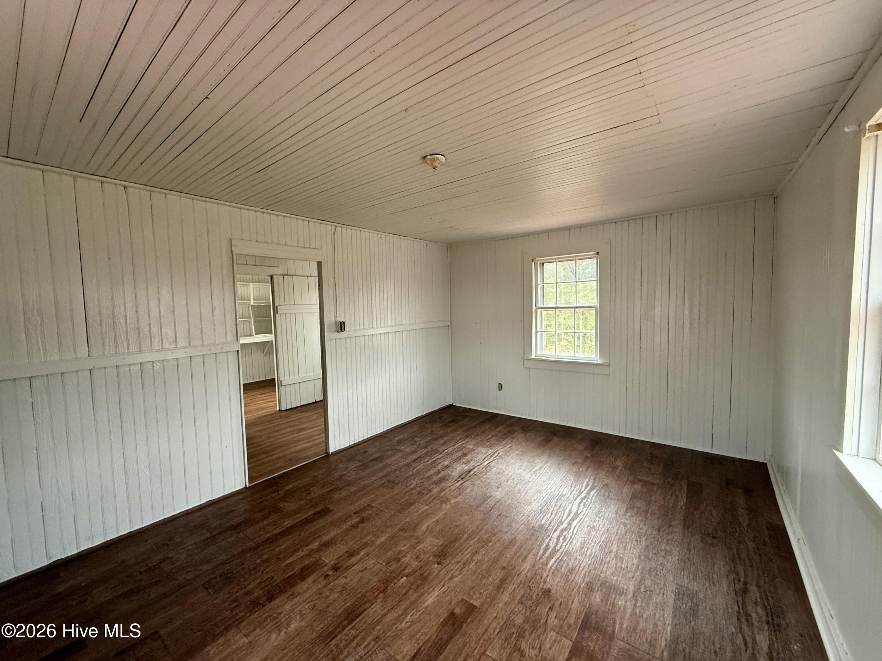 4549 Loop Road Property Photo 14