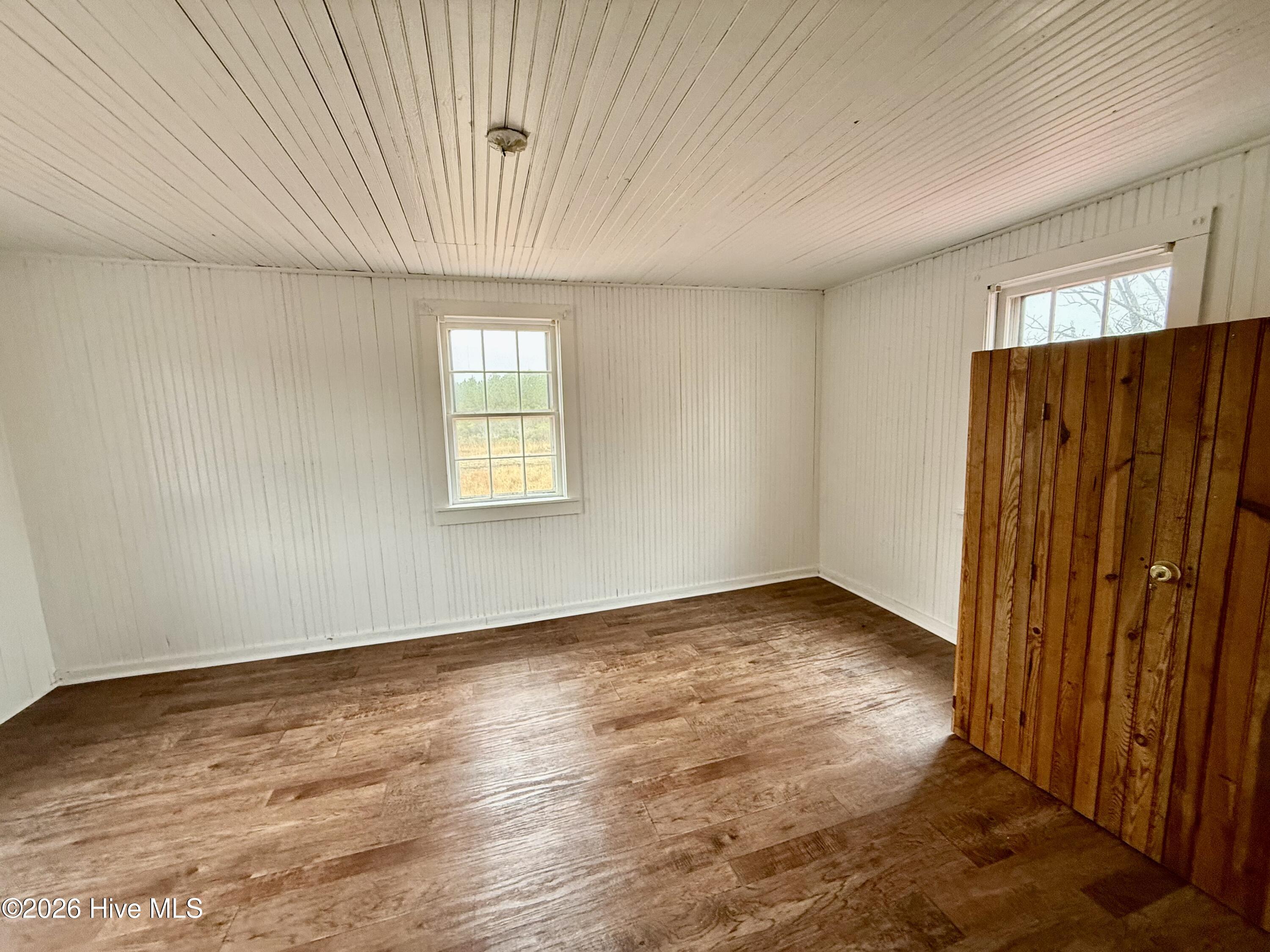 4549 Loop Road Property Photo 15