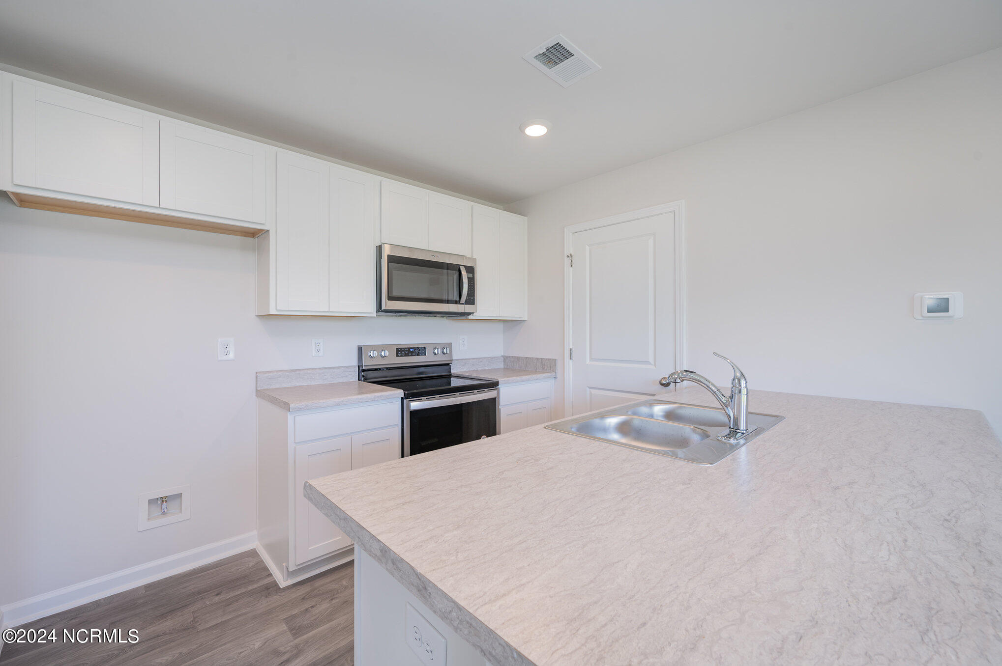 236 Ashworth Drive Property Photo 3