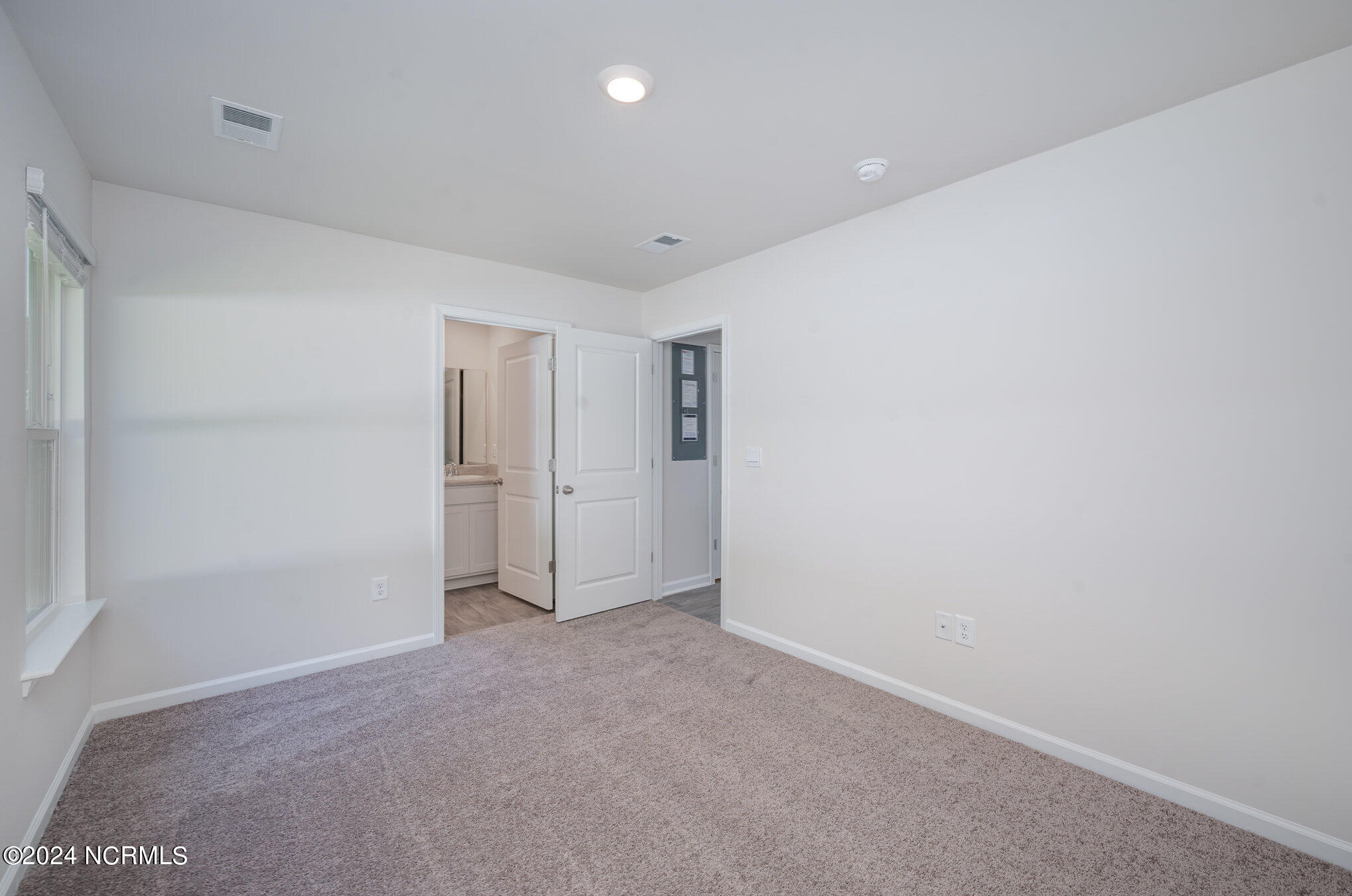 236 Ashworth Drive Property Photo 8