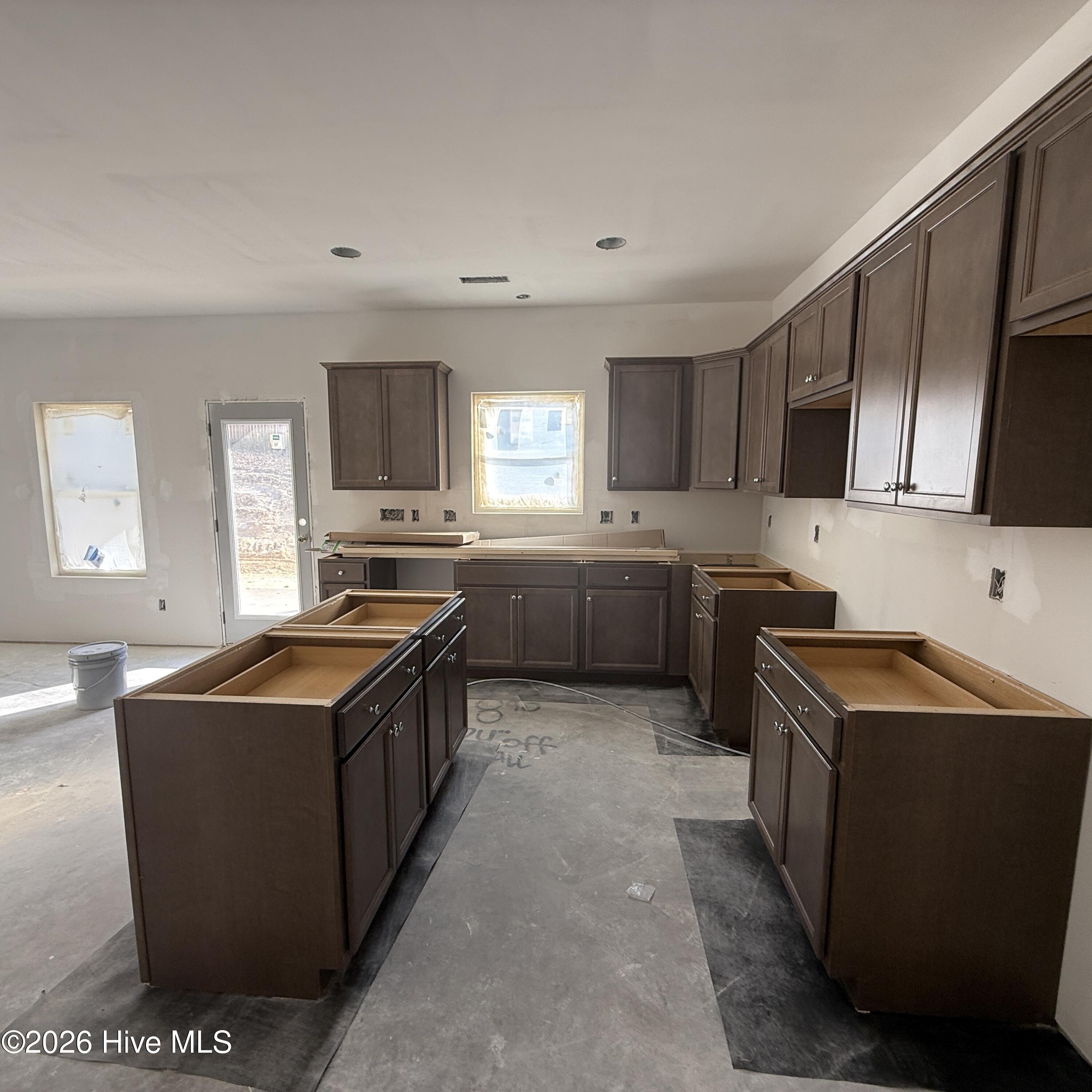 86 Cornelia Crossing Property Photo 4