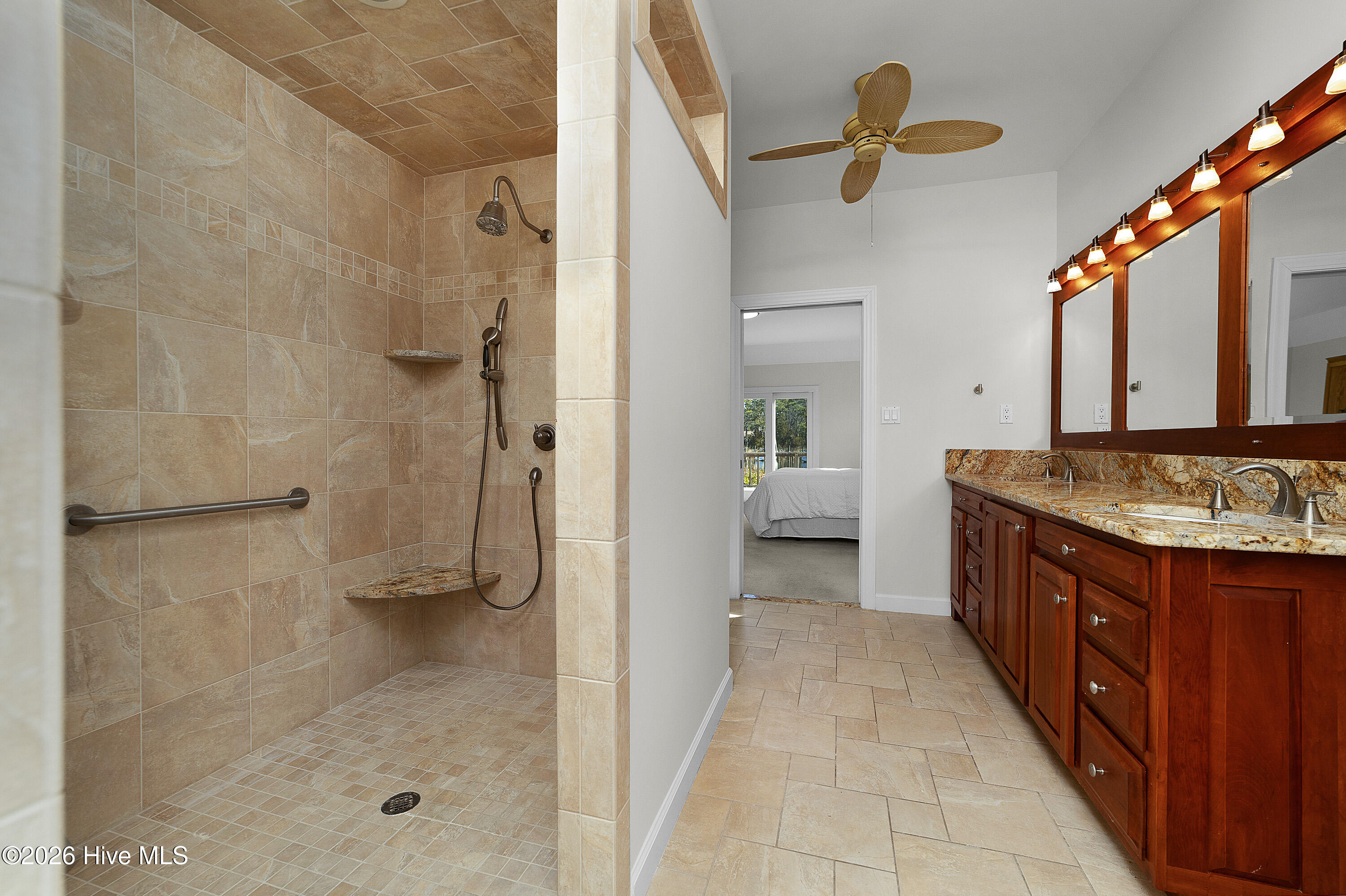 3010 Sloop Drive Property Photo 14