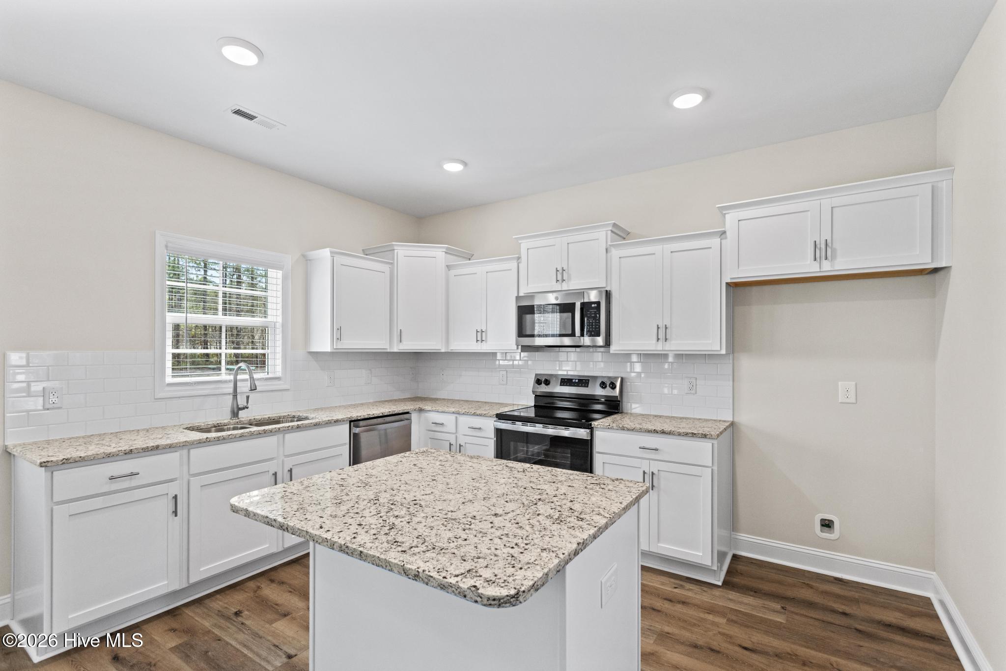 120 Rolling Water Lane Property Photo 13