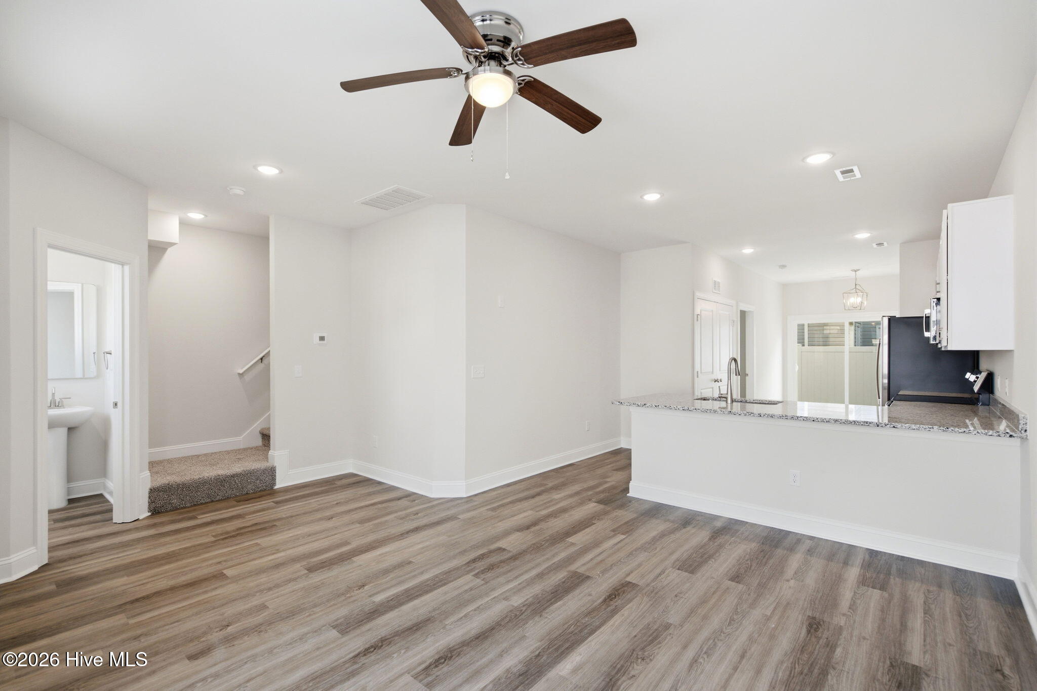 216 Sandy Cove Lane Property Photo 8