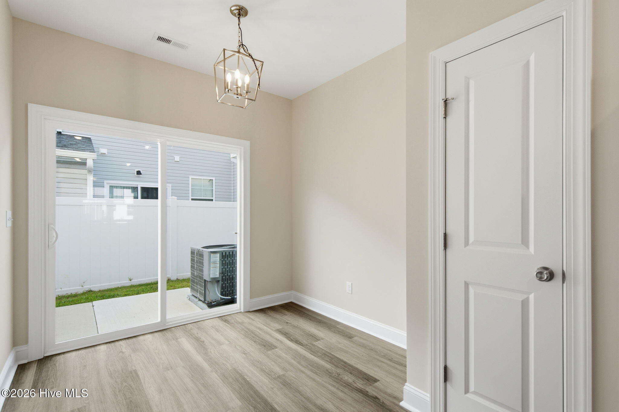 216 Sandy Cove Lane Property Photo 10