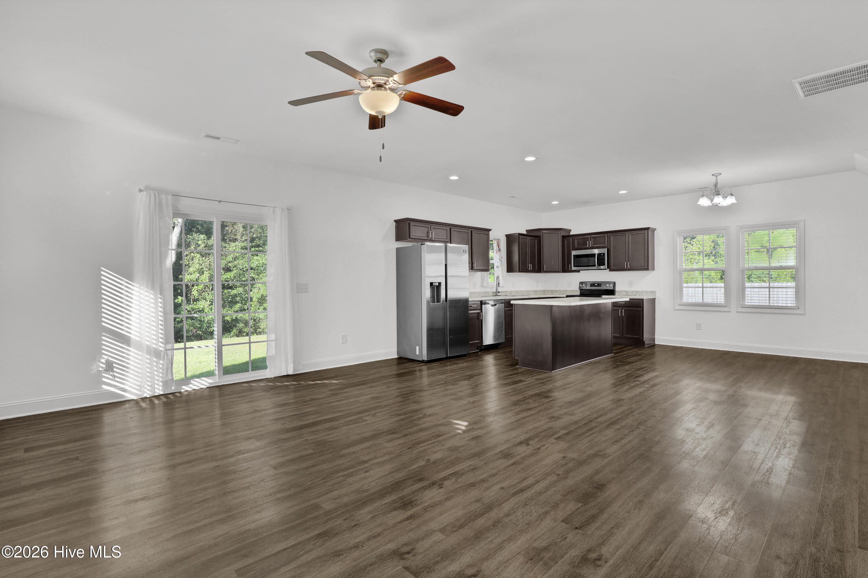 512 Everett Glades Property Photo 11