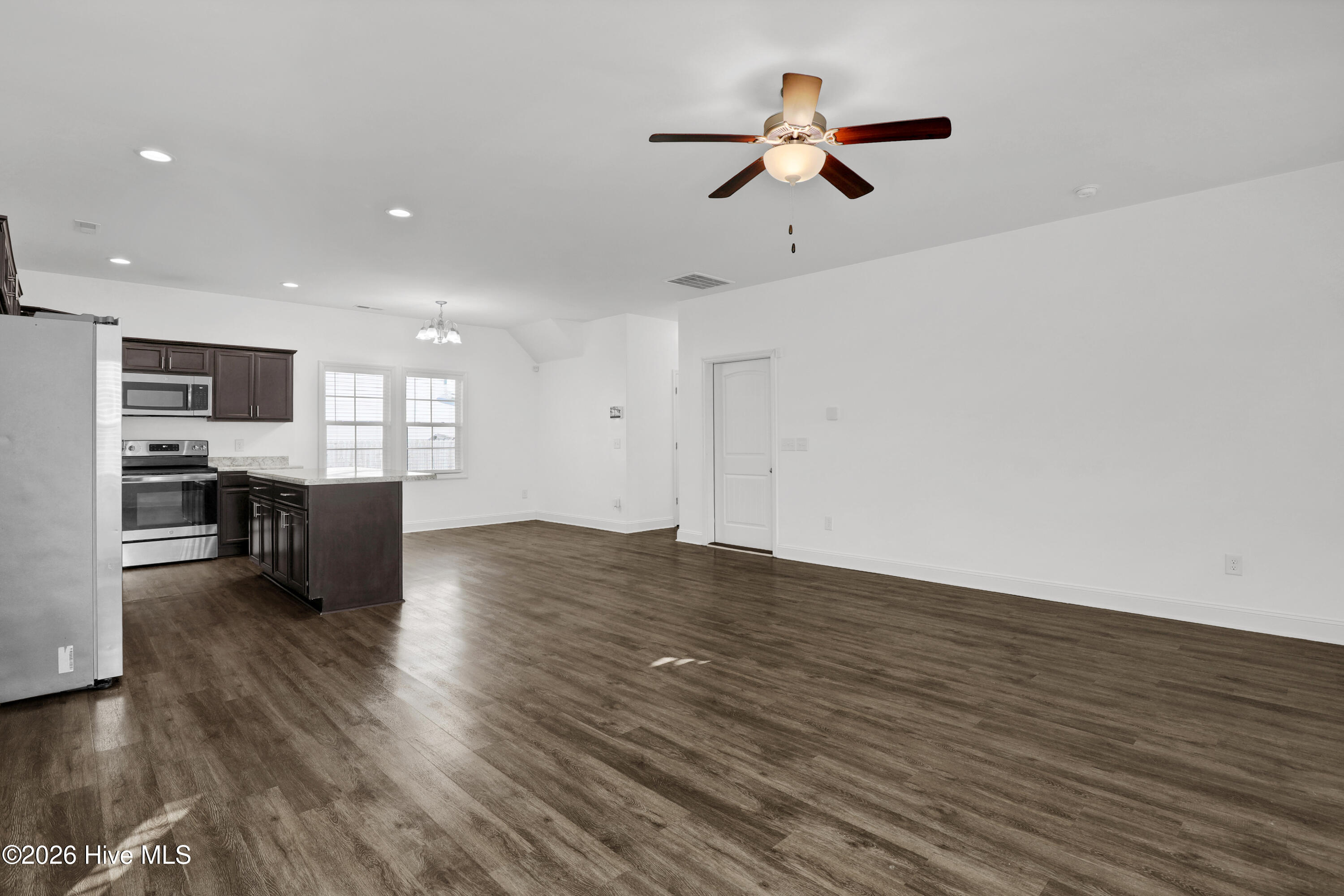 512 Everett Glades Property Photo 12